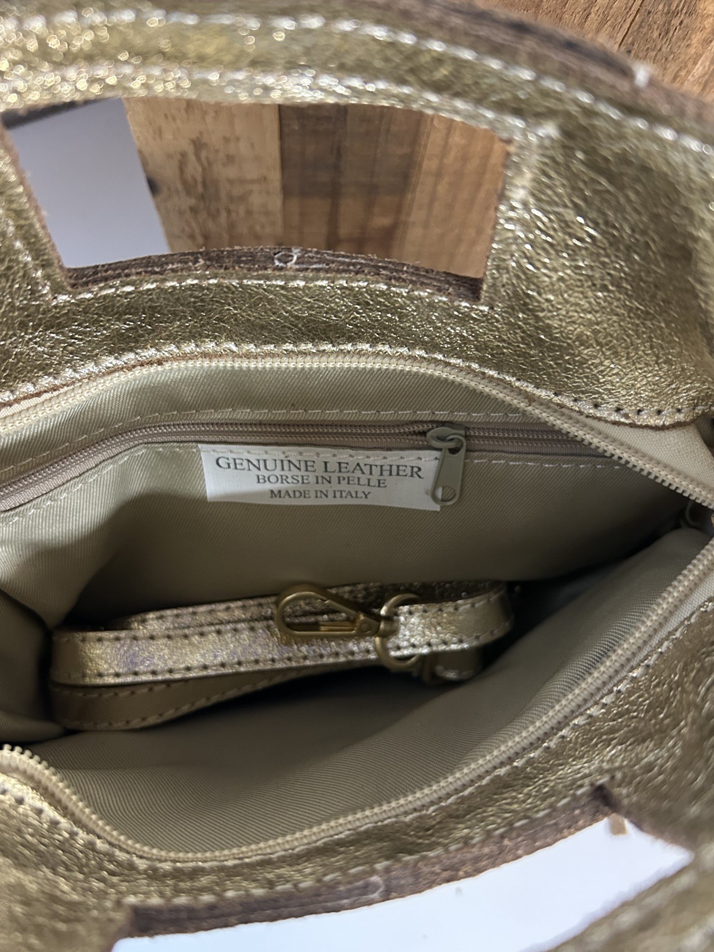 Sac à main cuir doré