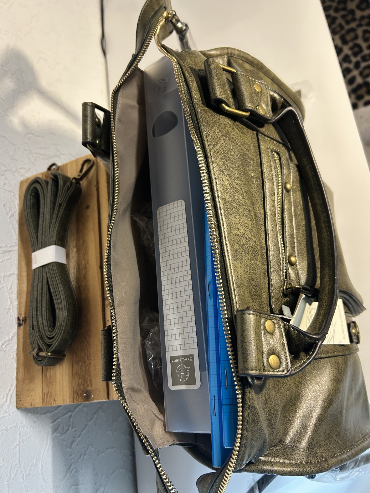 Sac à main XL en simili-cuir 