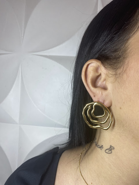 Brinco Linha do Tempo Dourado