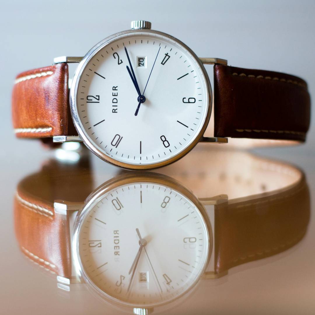Classic Minimalist Rider Watch – Brown Leather Strap