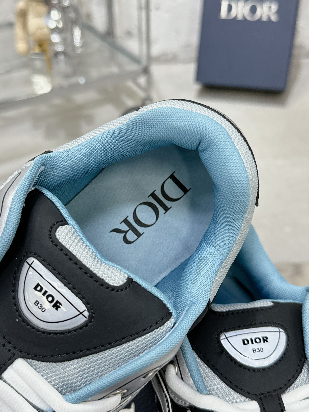 B30 sneakers