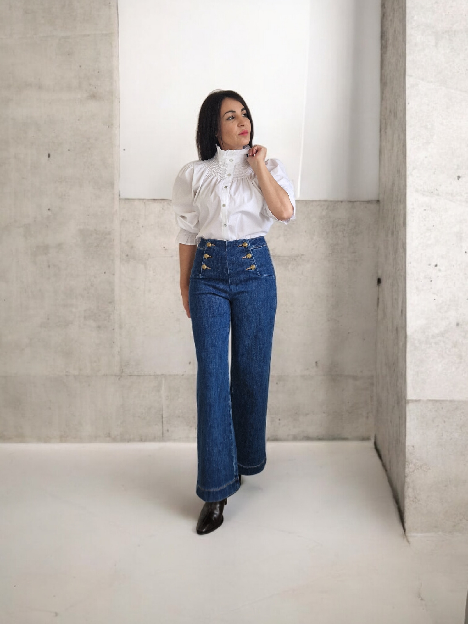 Camisa blanca frunce cuello