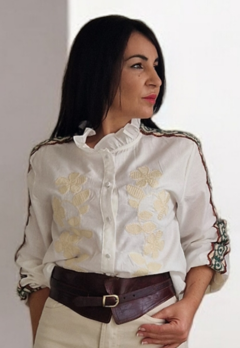 Camisa blanca bordado beige
