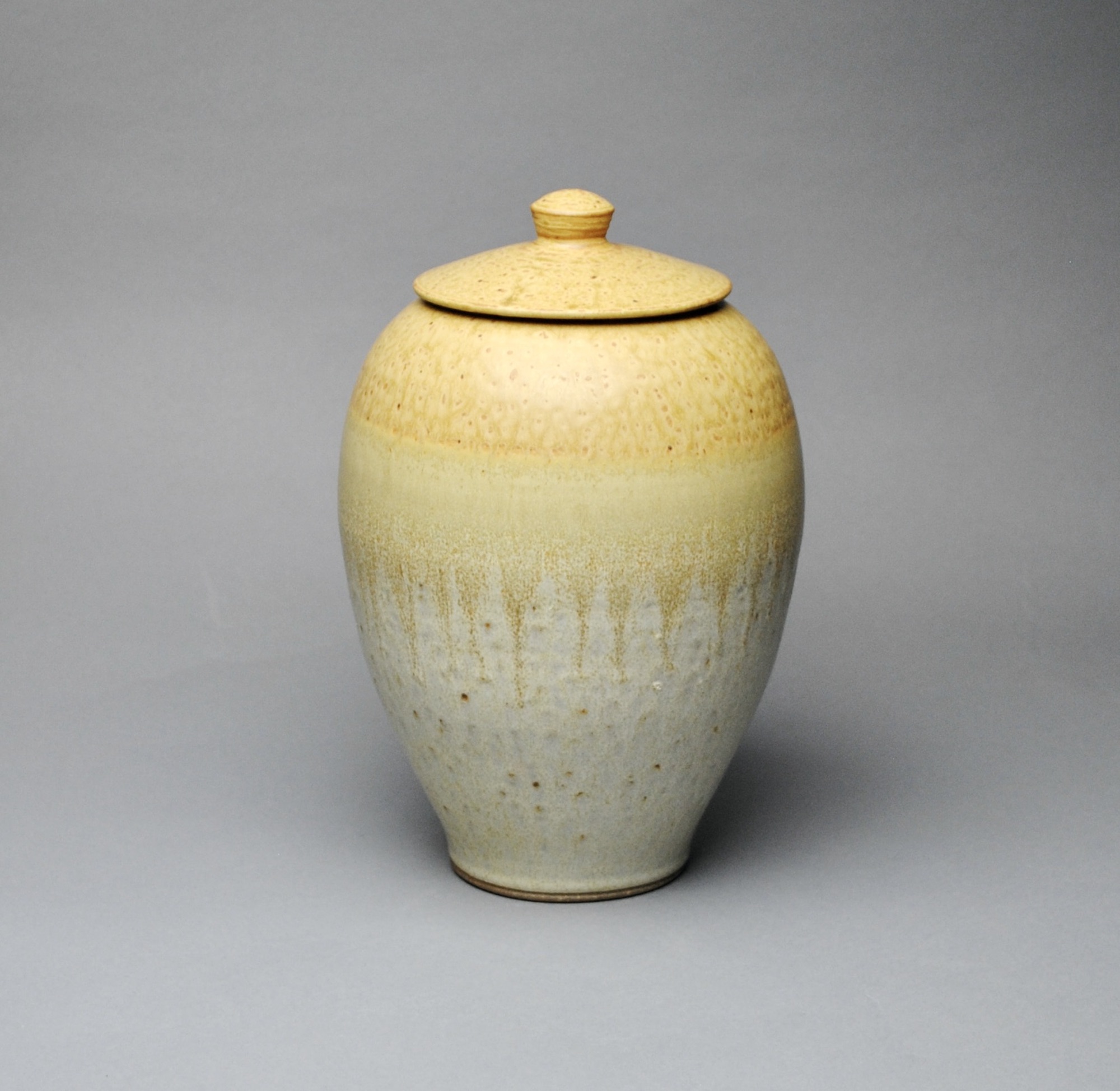 Covered jar Handmade Y 69 