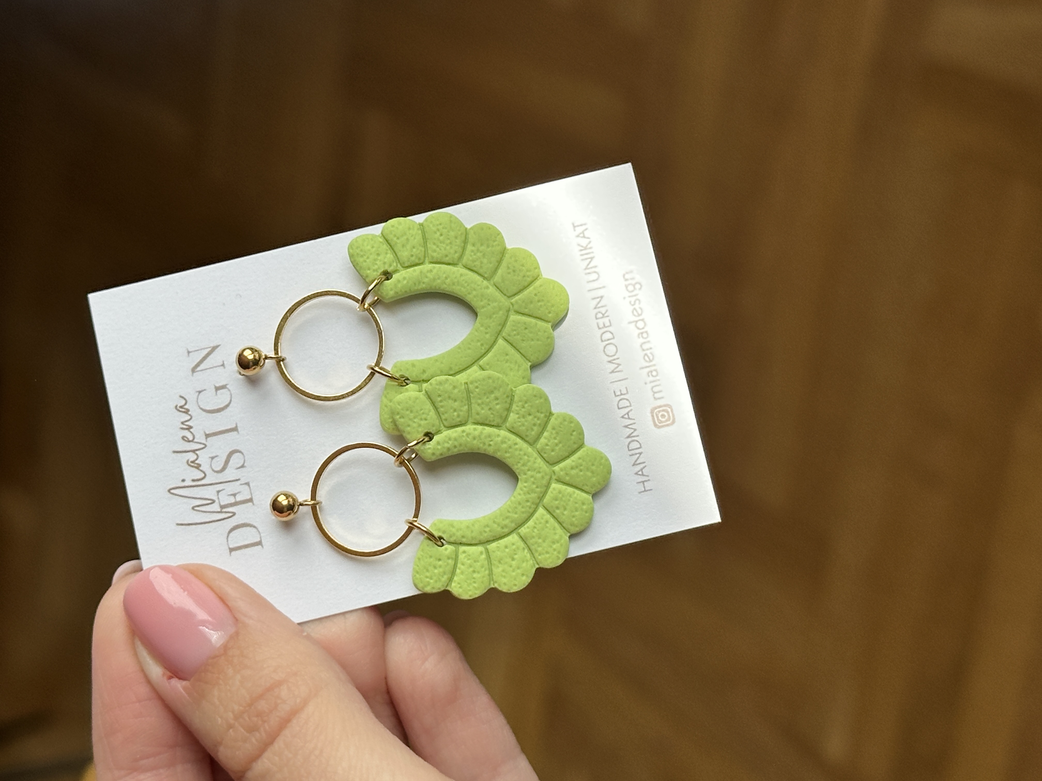 Grüne Statement-Ohrringe