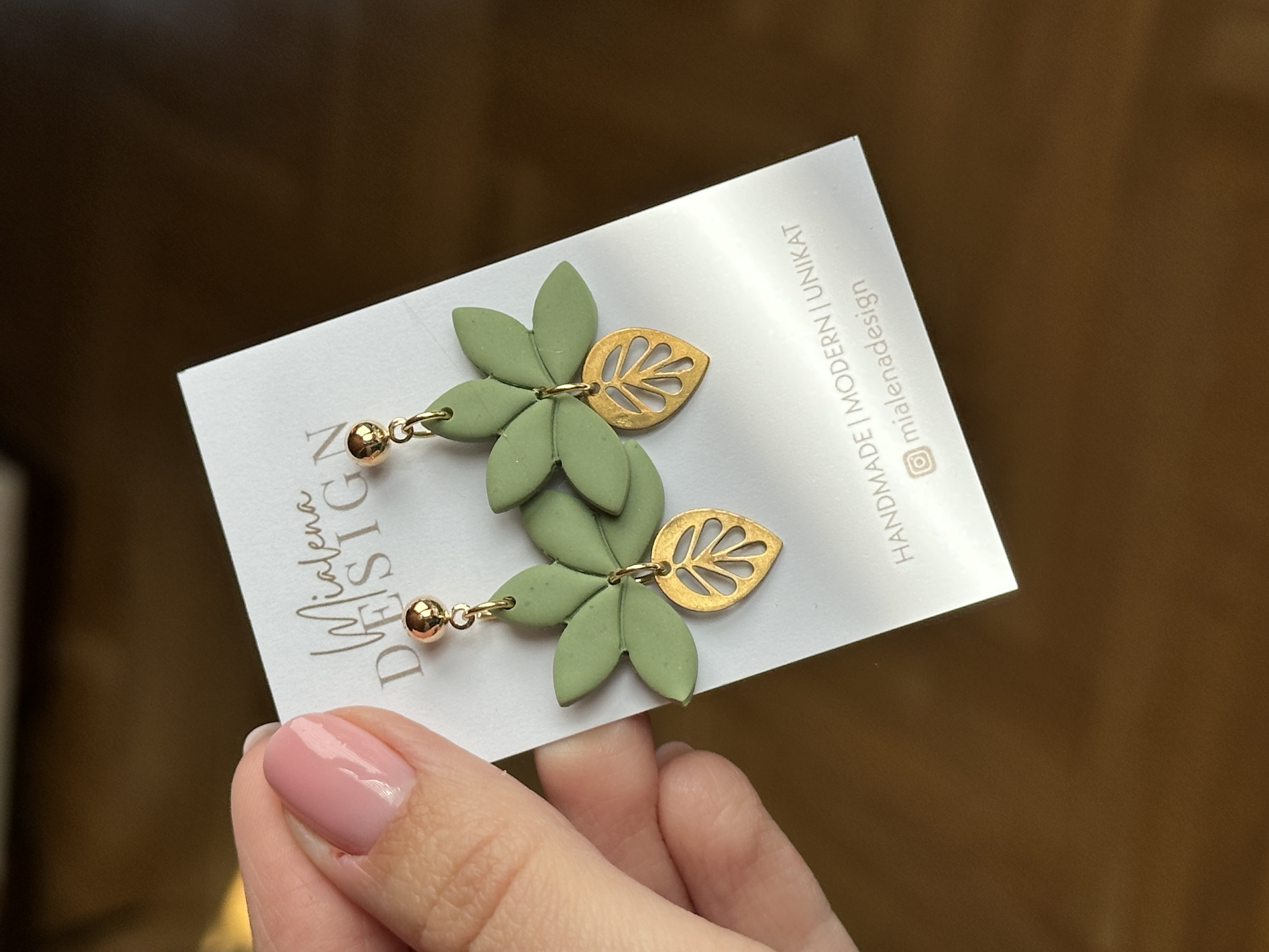 Ohrhänger mit Blatt-Design