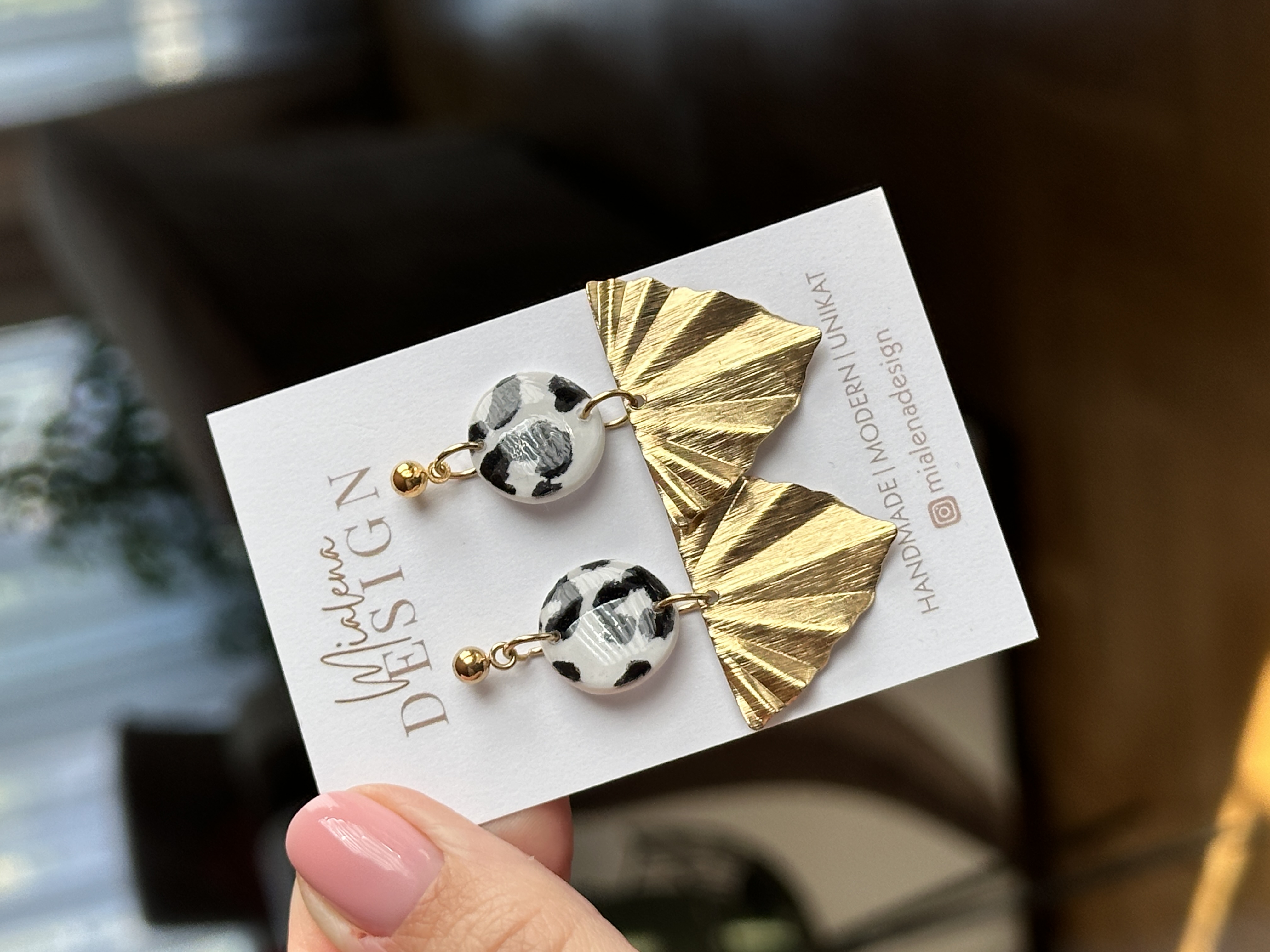 Moderne Statement-Ohrringe