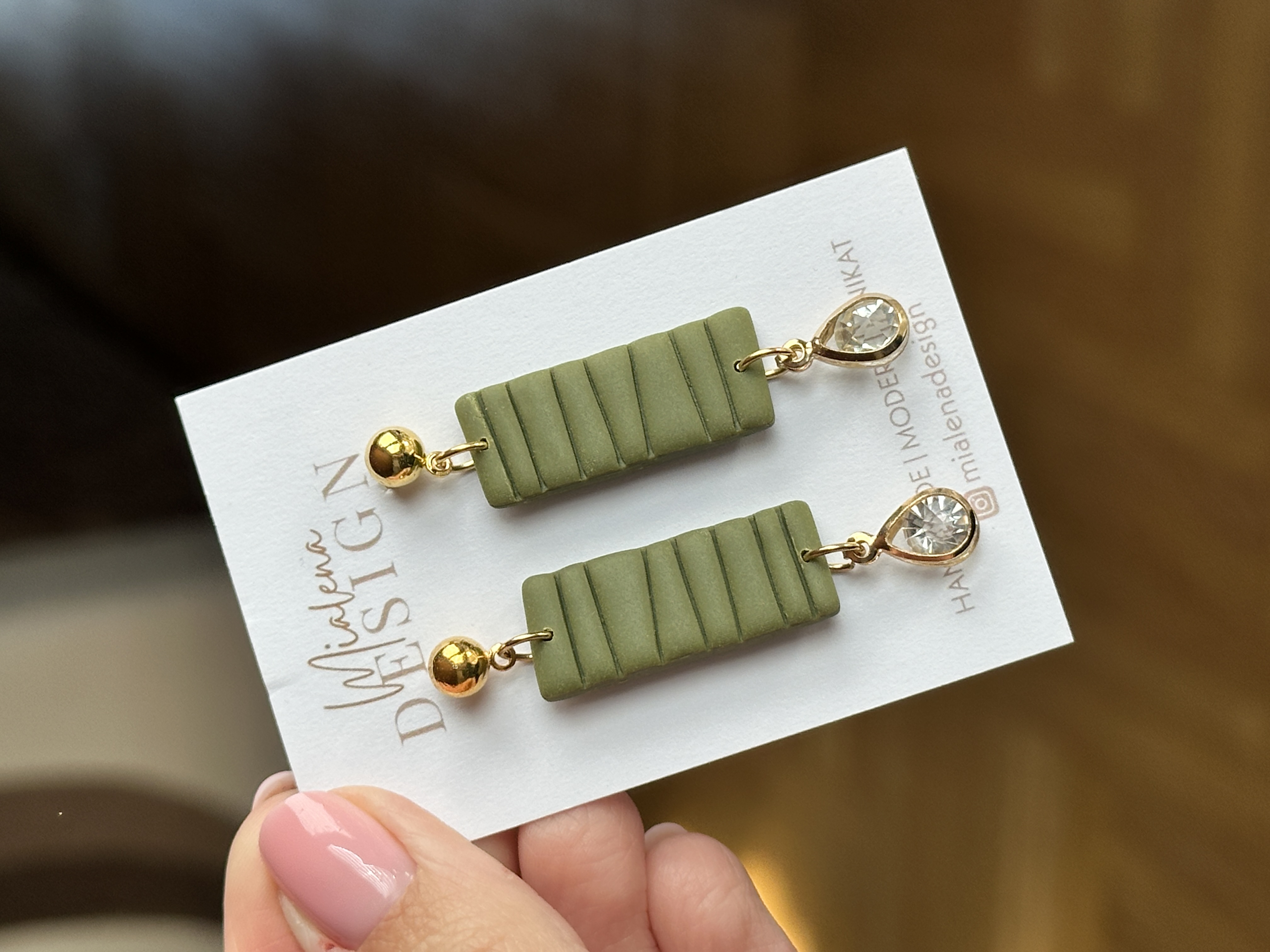 Grüne Statement-Ohrringe