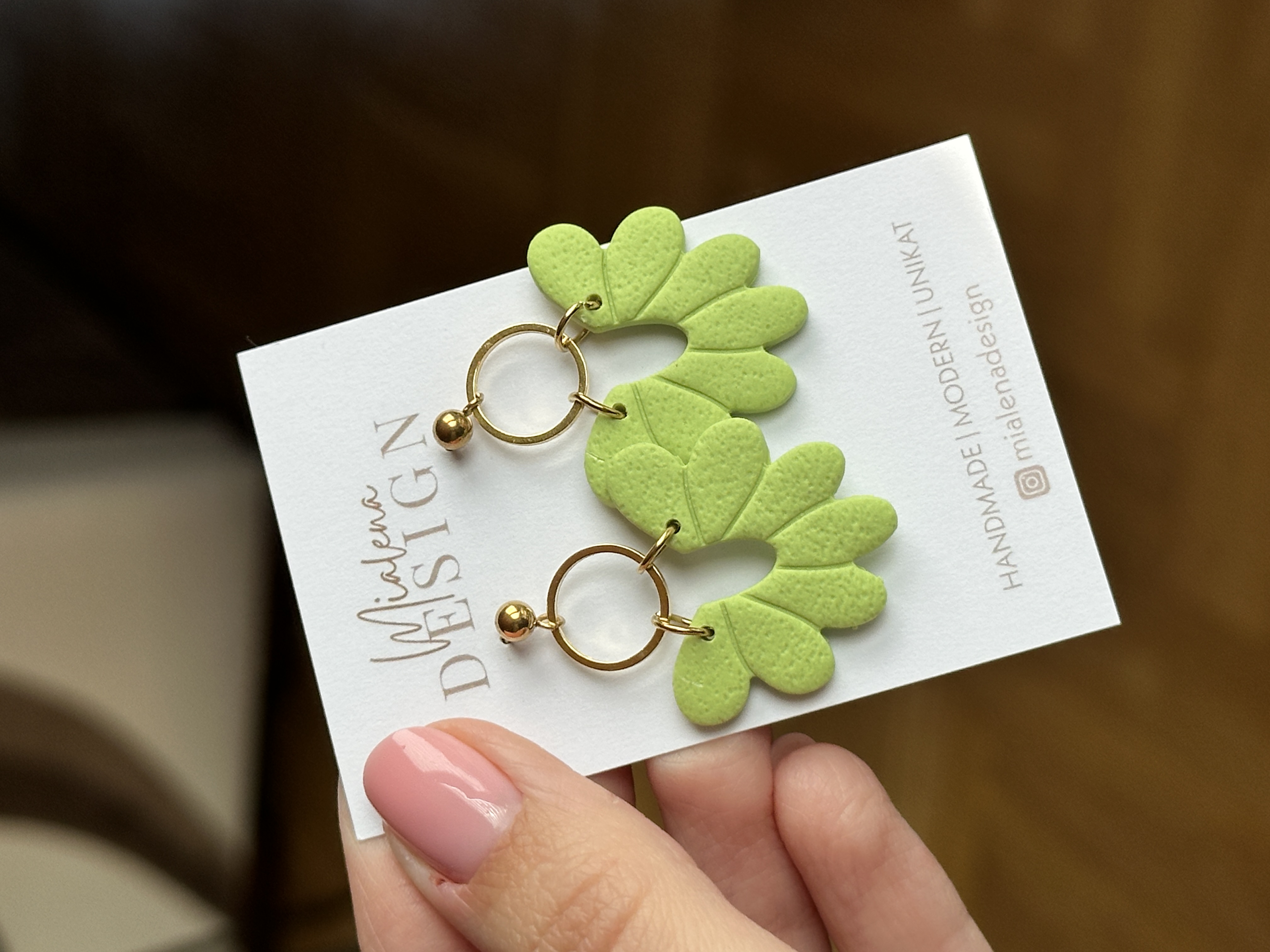 Grüne Statement-Ohrringe