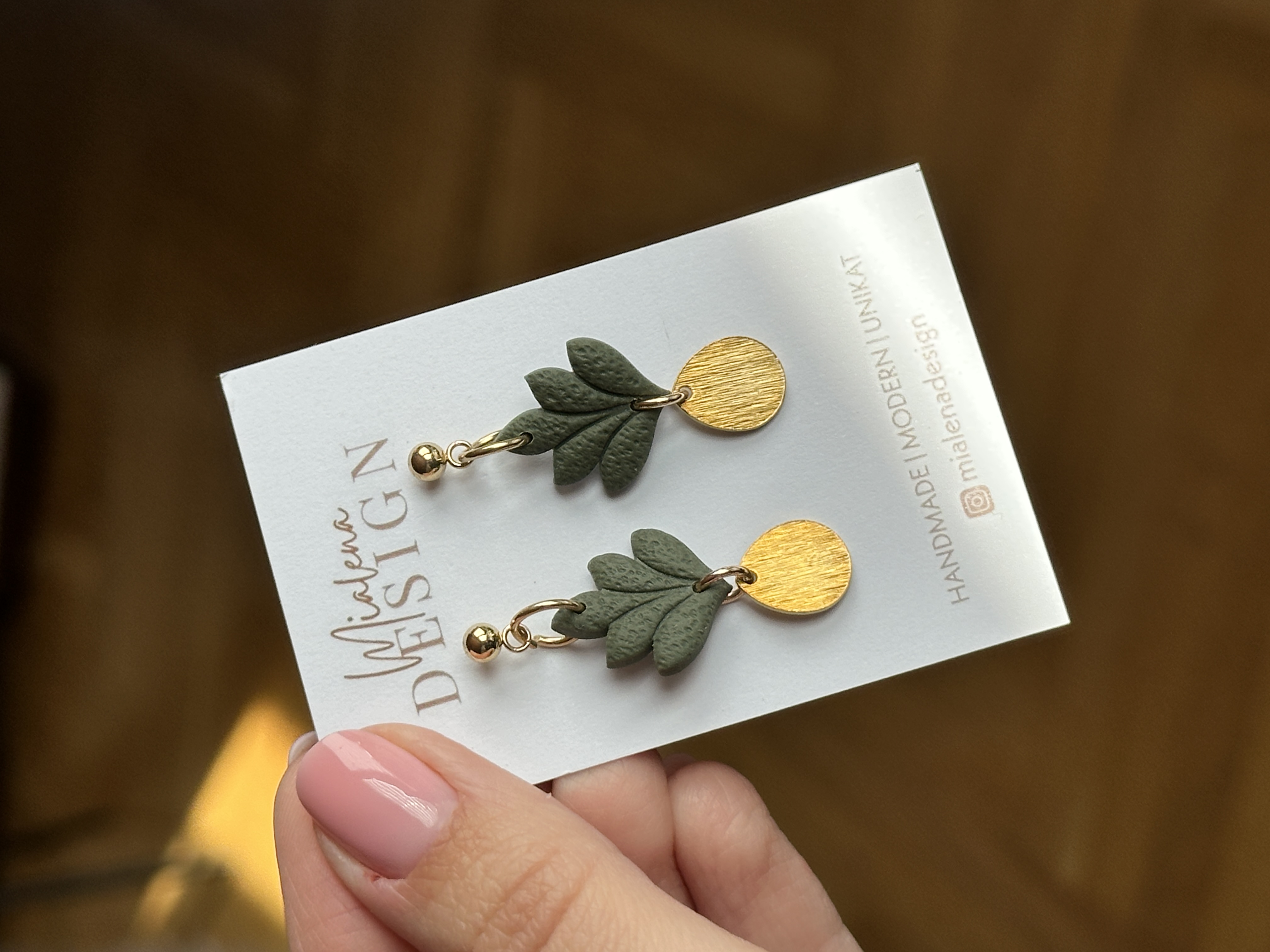 Ohrhänger mit Blatt-Design