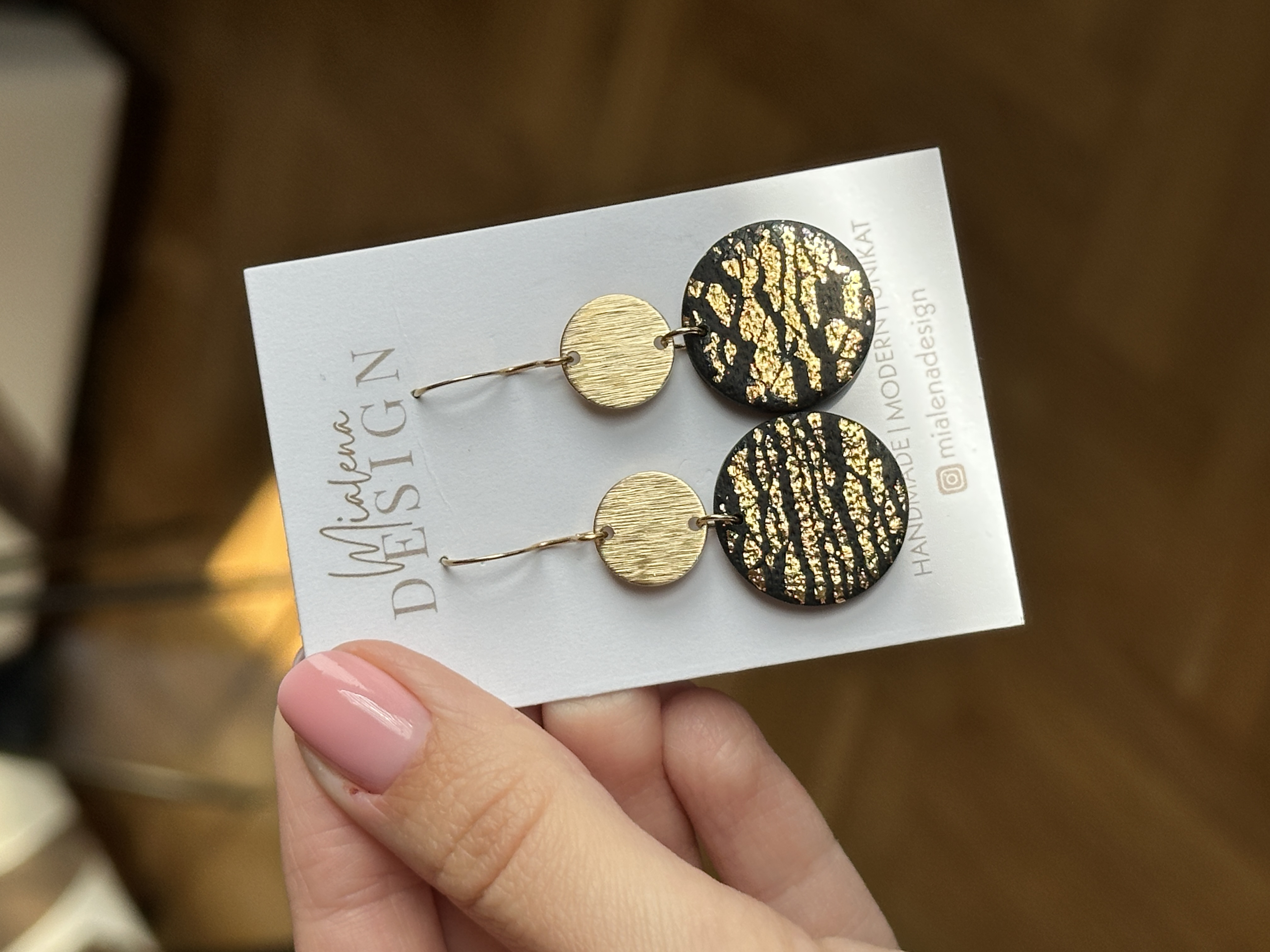 Goldene Statement-Ohrringe