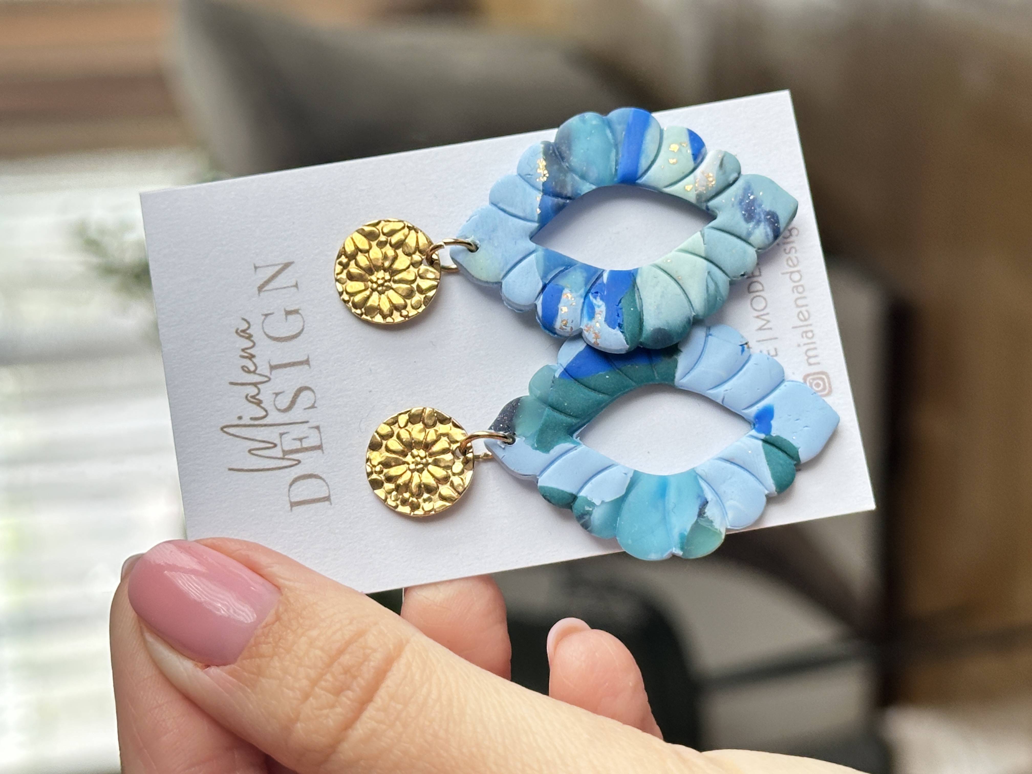 Handgemachte blaue Ohrringe EINZELSTüCK