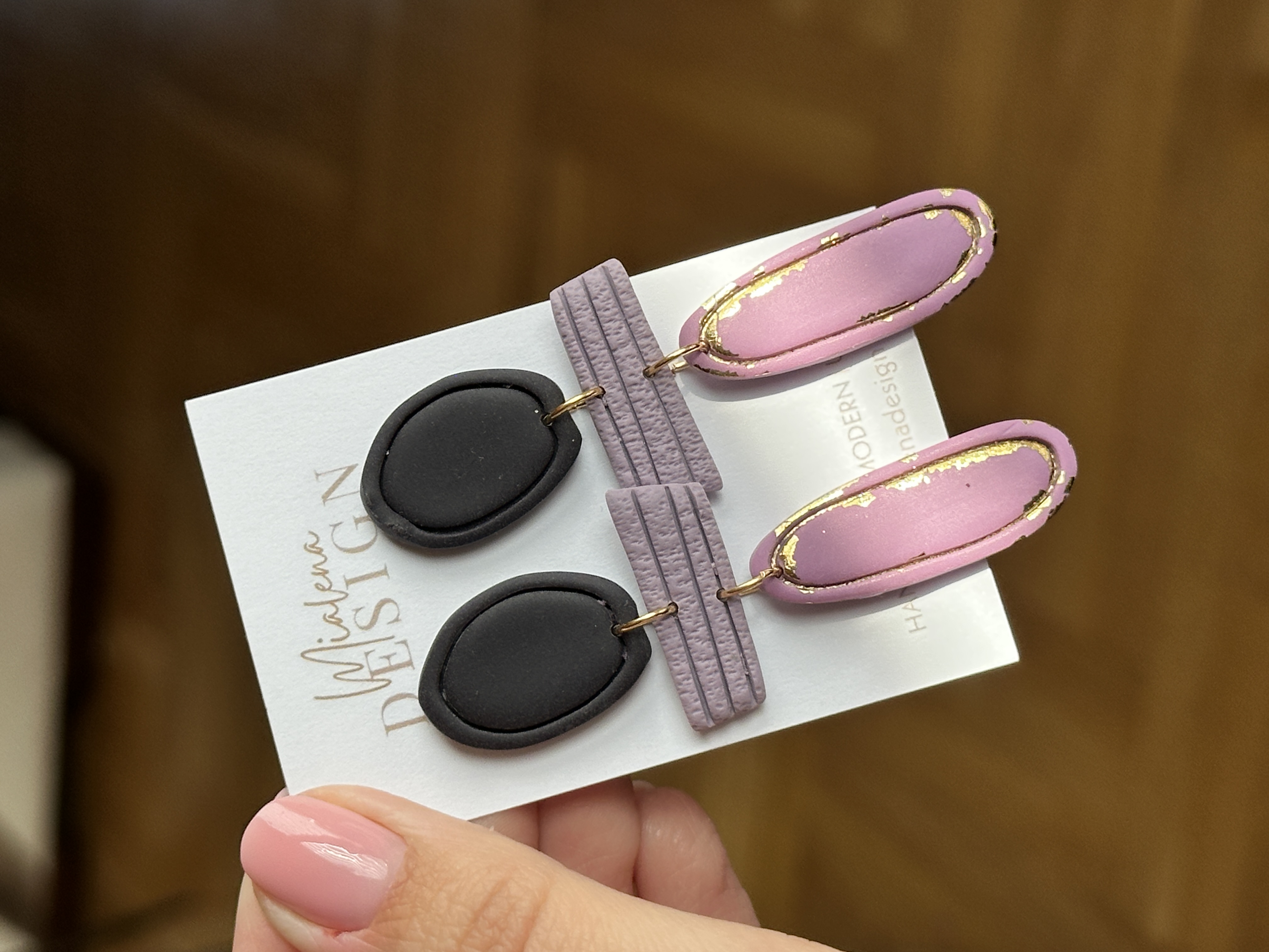 Ohrstecker-Set in Schwarz und Lila