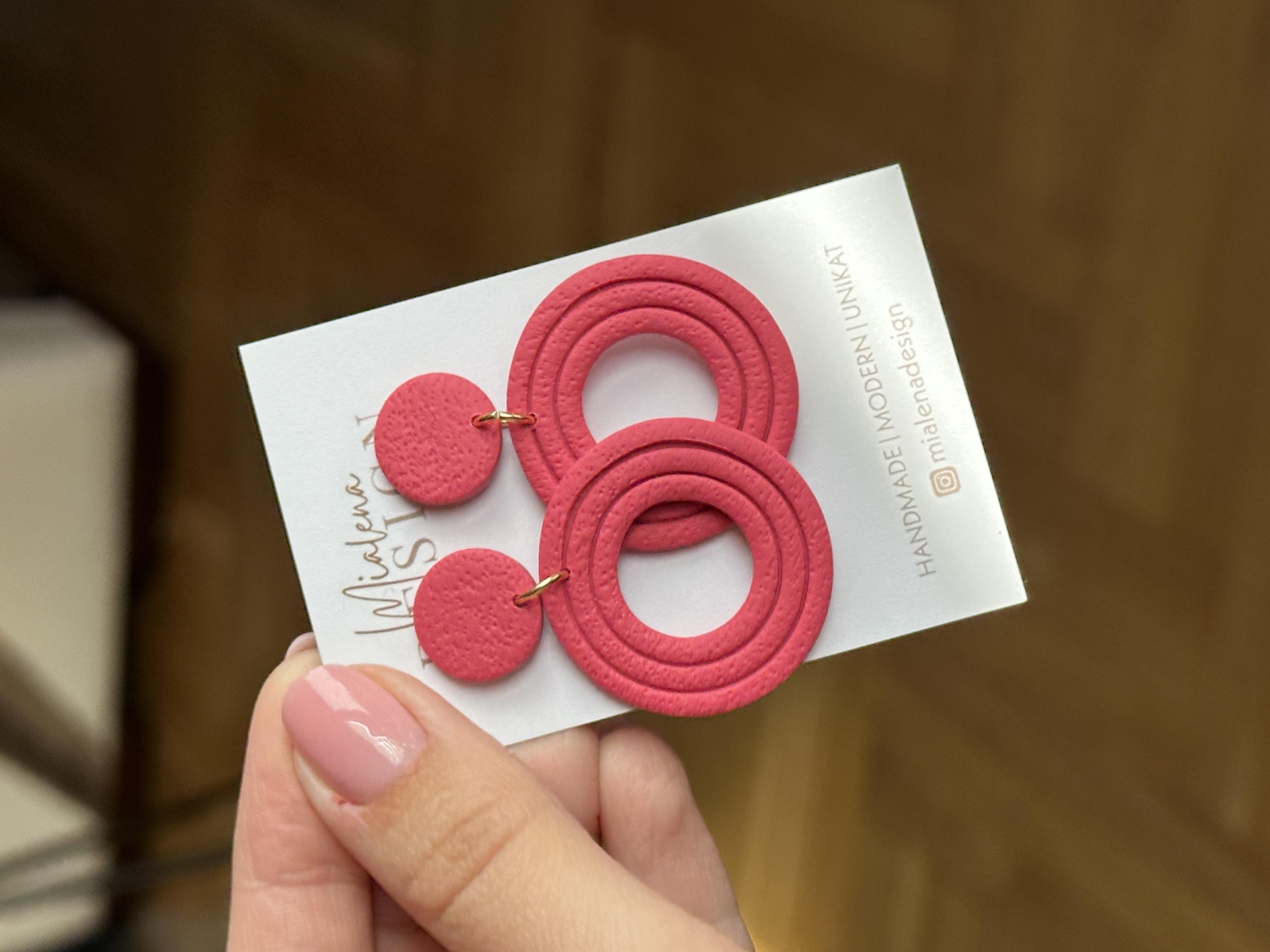 Handgemachte Statement-Ohrringe