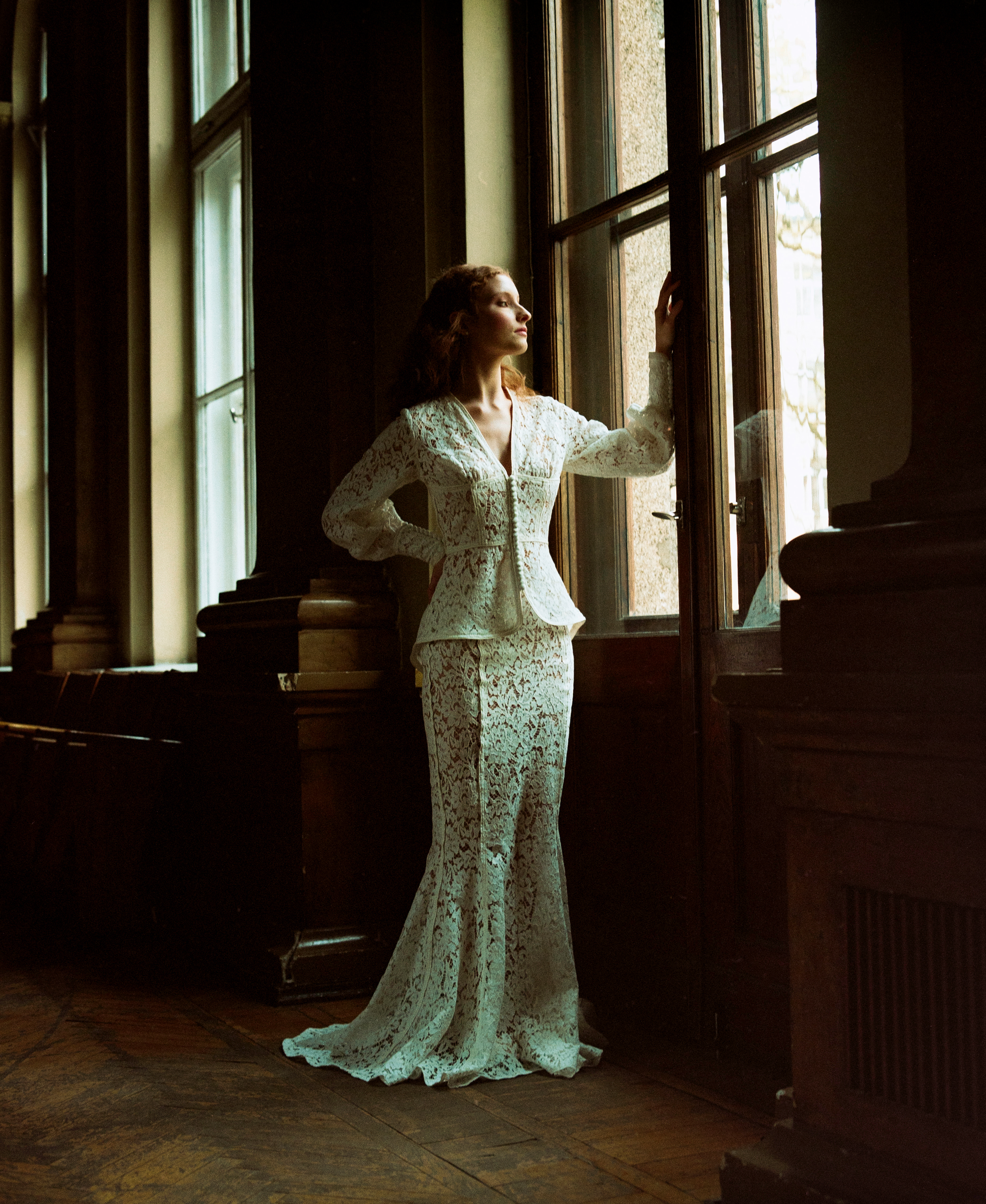 Mermaid-type Lace Skirt