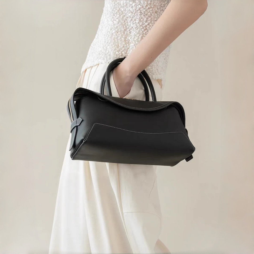 Elegant Red Leather Handbag