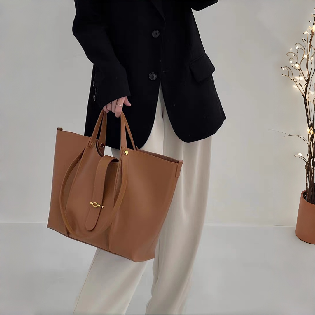 Elegant Brown Leather Tote Bag