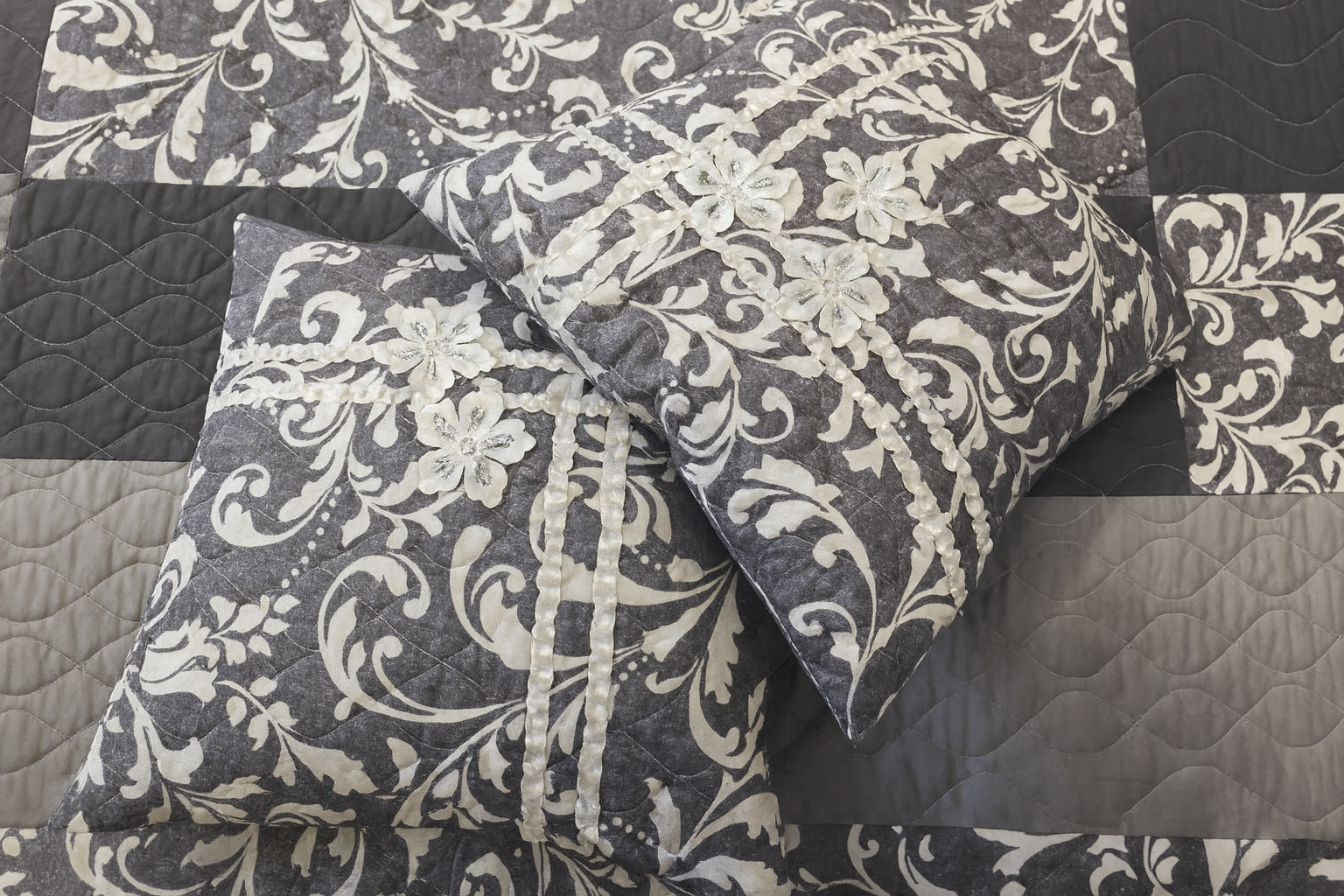 Elegant Grey Bedspread Set (Allen Collection)