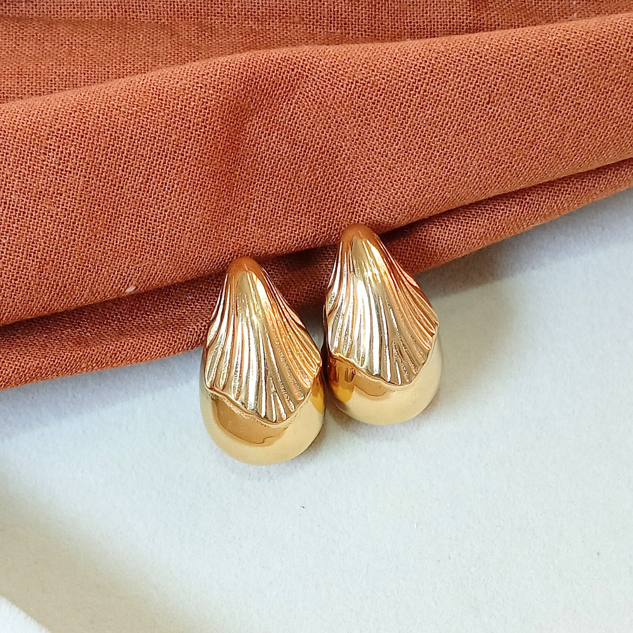 Gold Teardrop Earrings