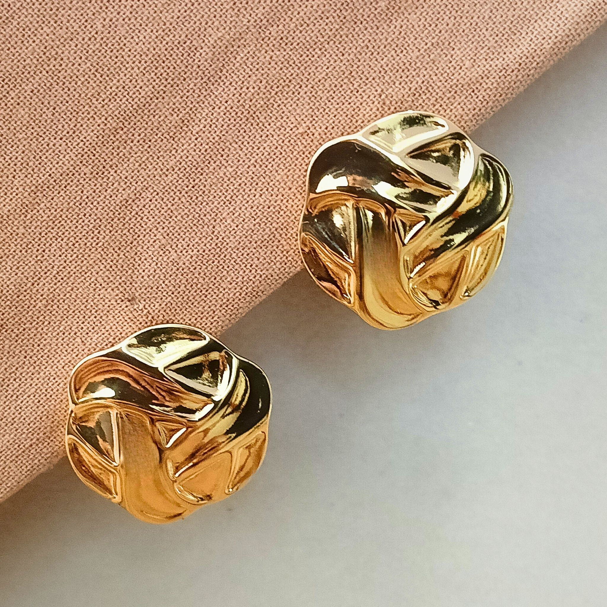 Gold Knot-Shaped Retro Earrings