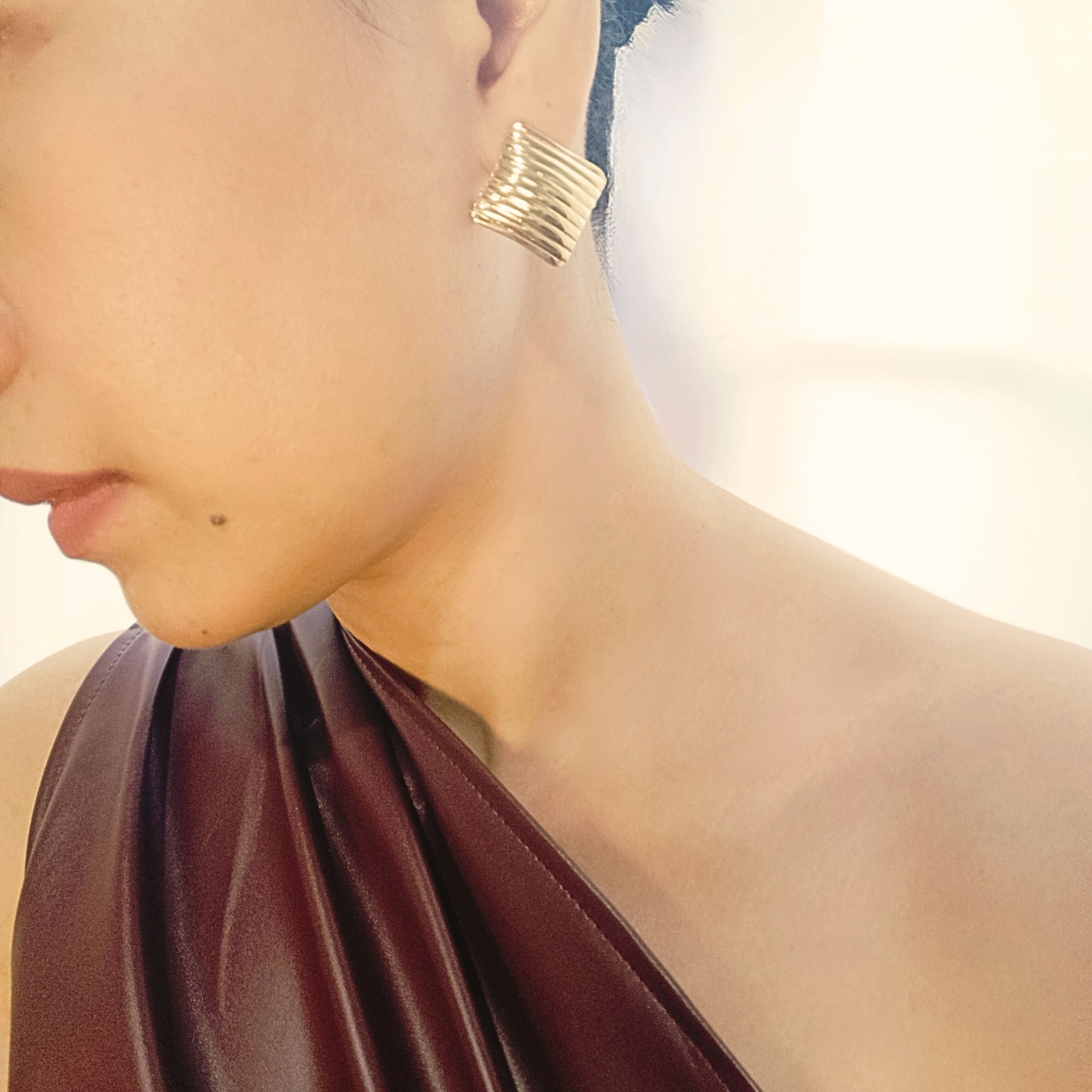 Textured Audacity Diamond-Shaped Vintage Earrings 