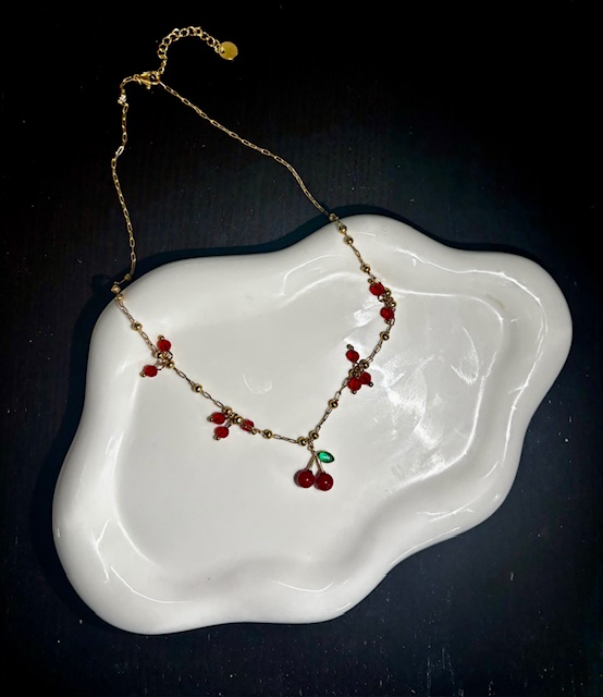 Collier cerises élégant