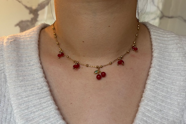 Collier cerises élégant