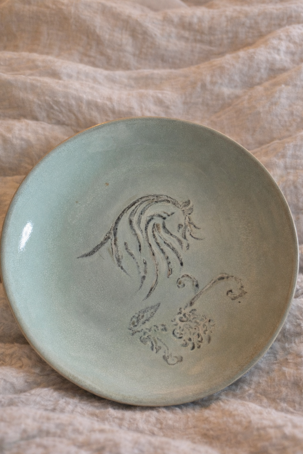 Assiette en céramique artisanale