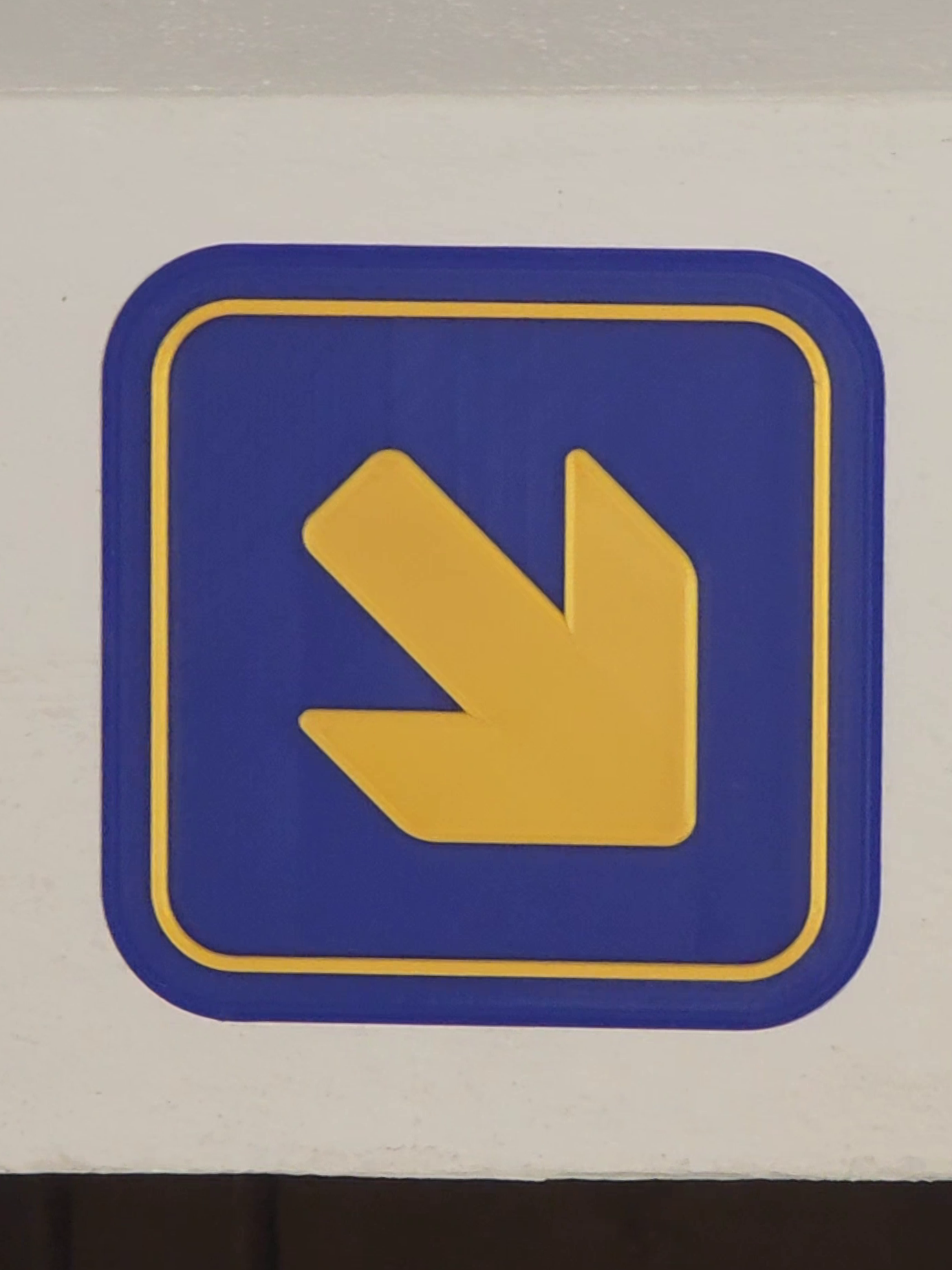 Tabla sa natpisom Zabranjen pristup 🎫 