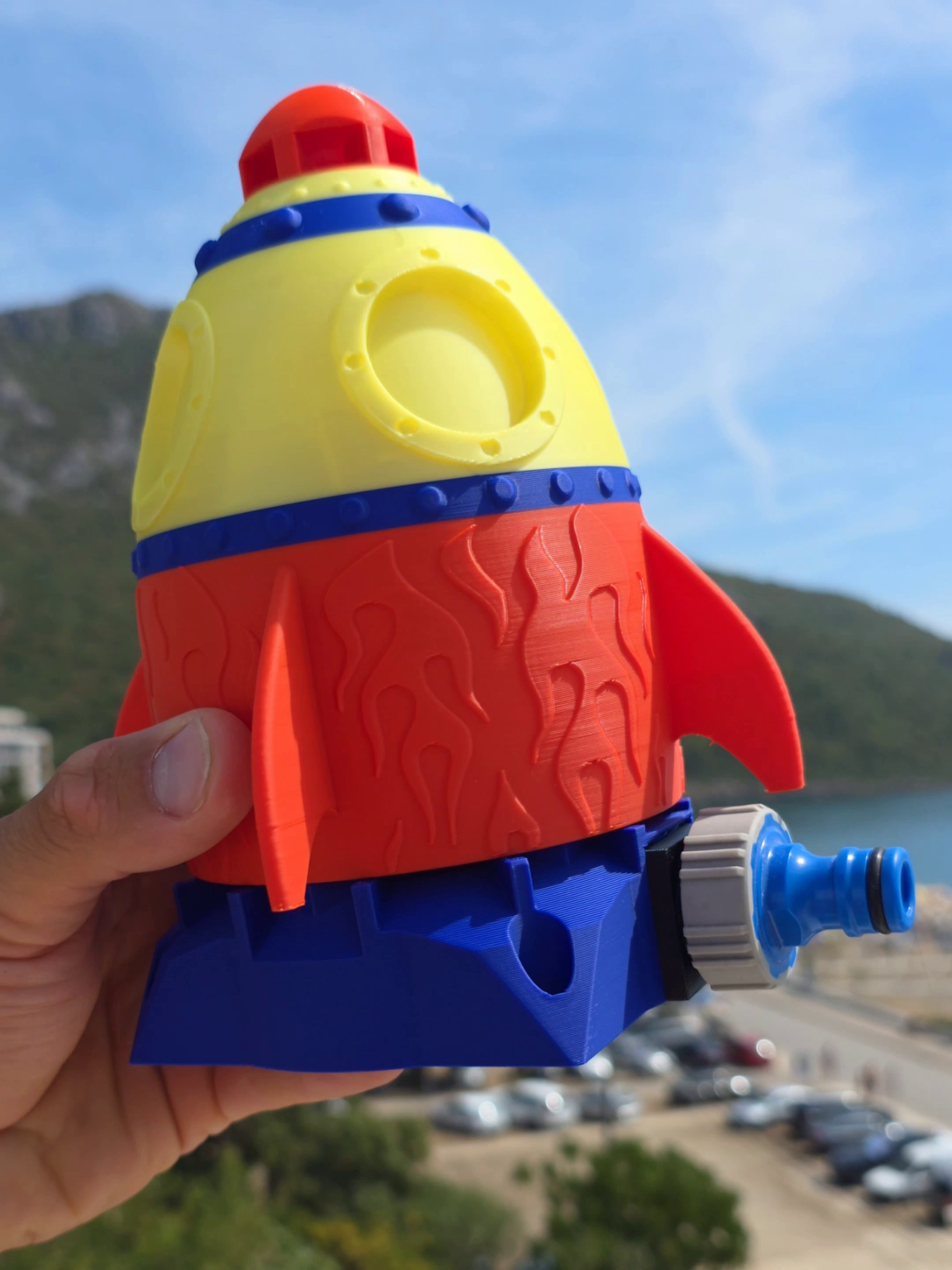 Raketa igračka koja leti na pritisak vode 🚀