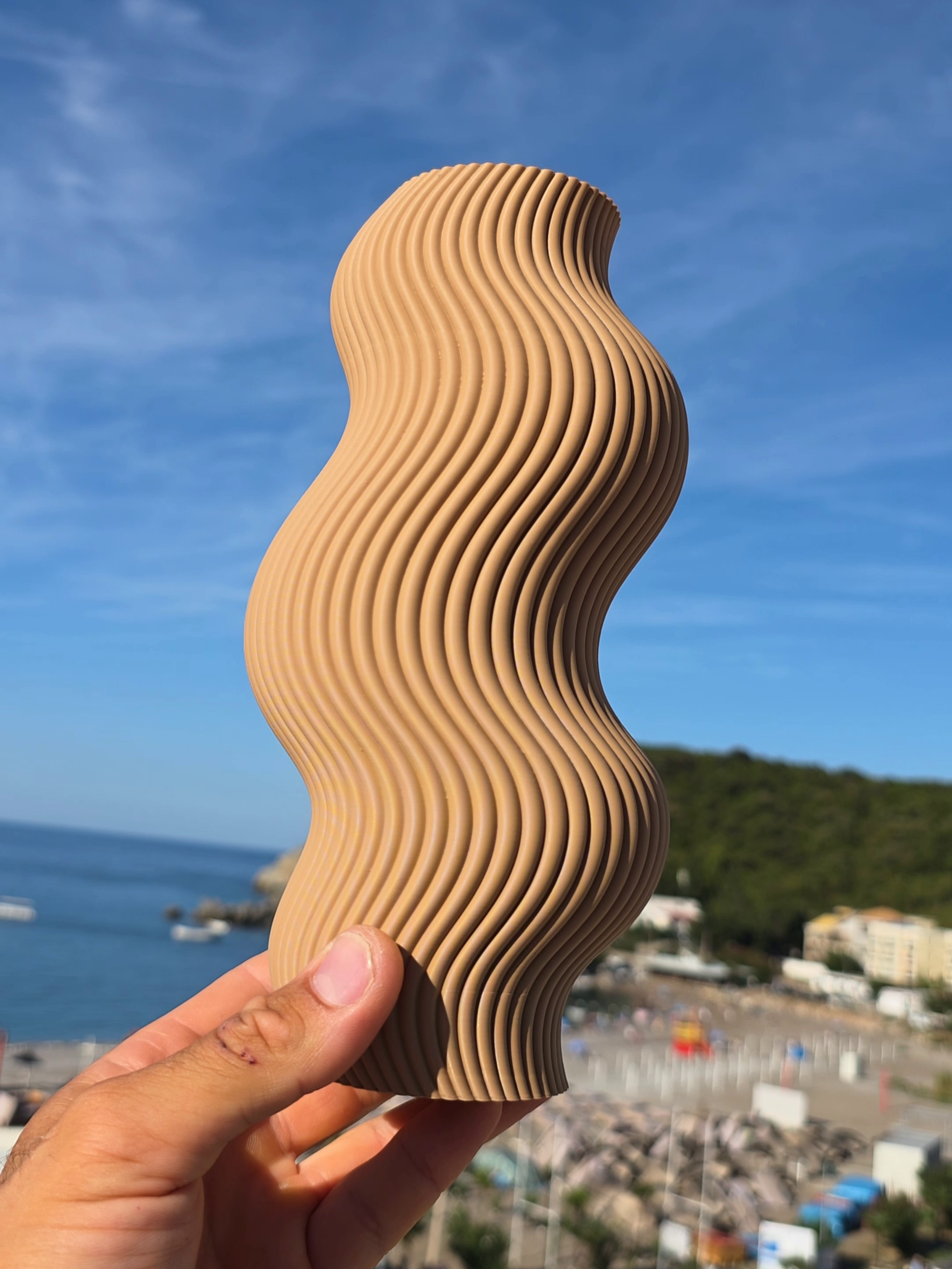 Dekorativna vaza krivudava