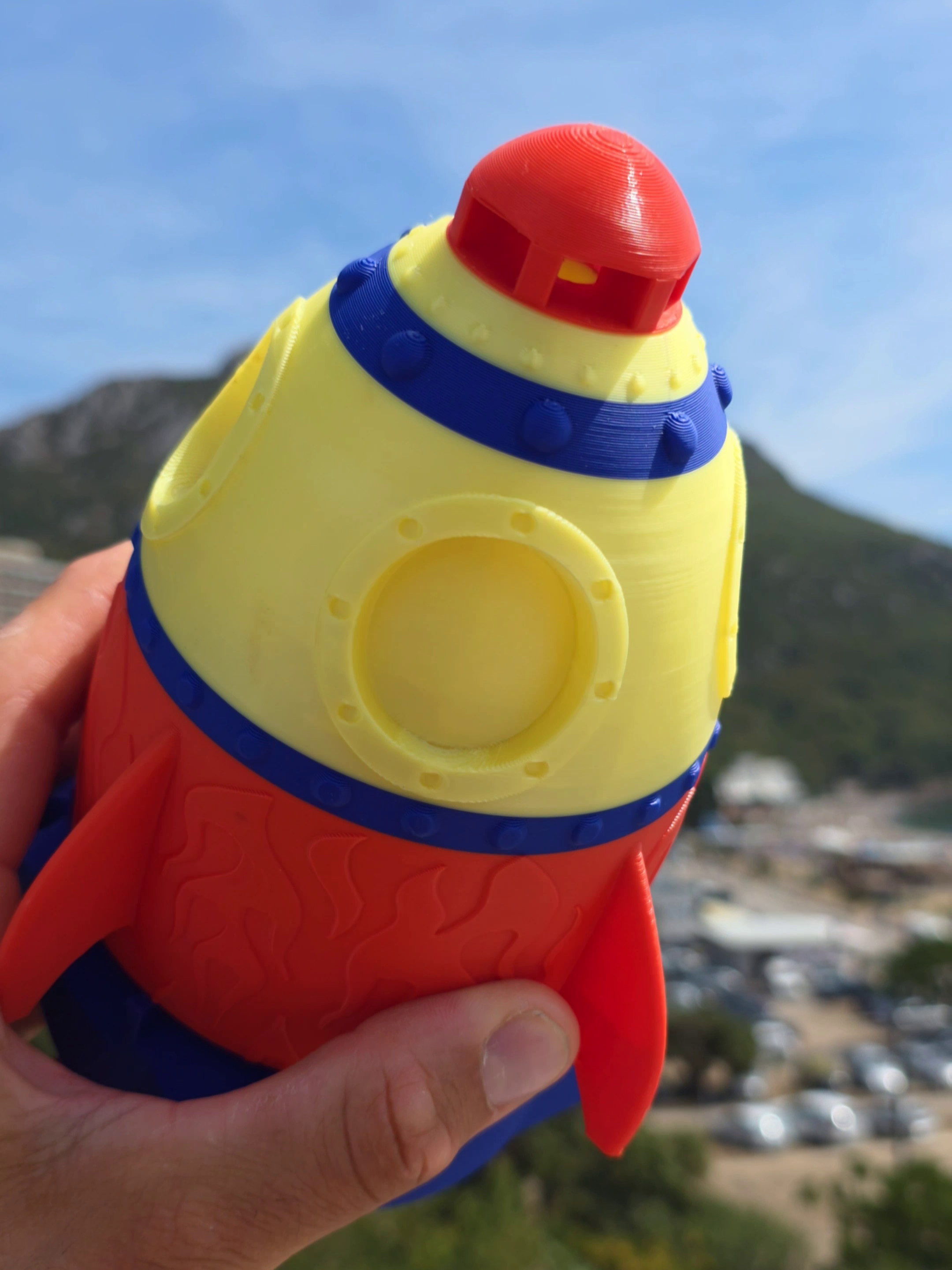 Raketa igračka koja leti na pritisak vode 🚀