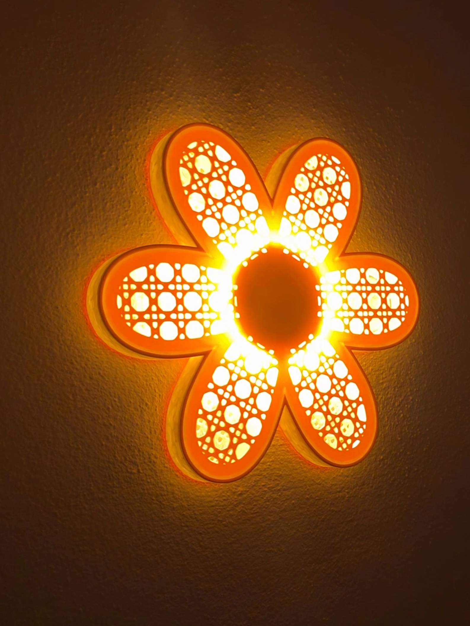 Zidna lampa sa LED trakom 🌸