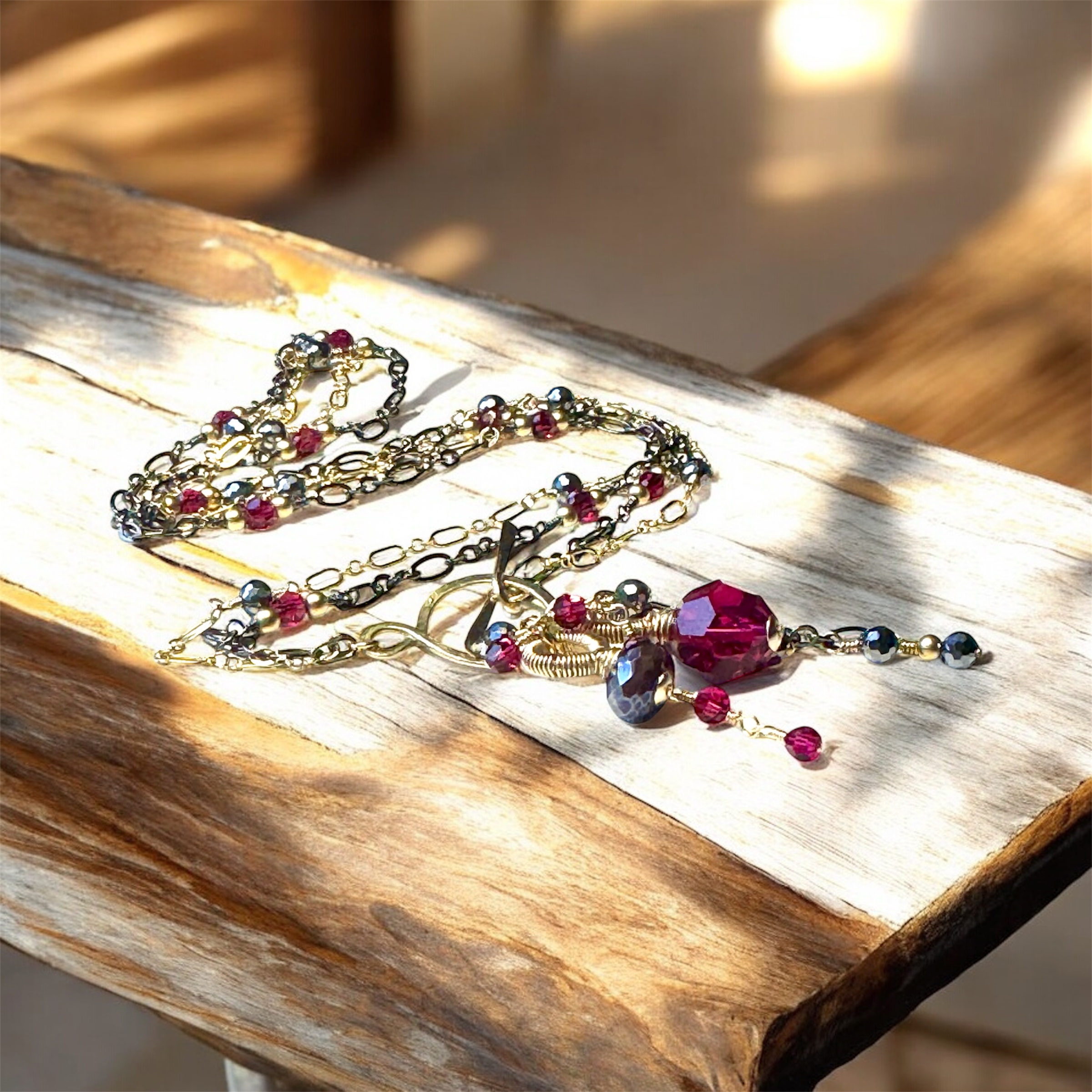 Crystal necklace with double chain and toggle clasp. 