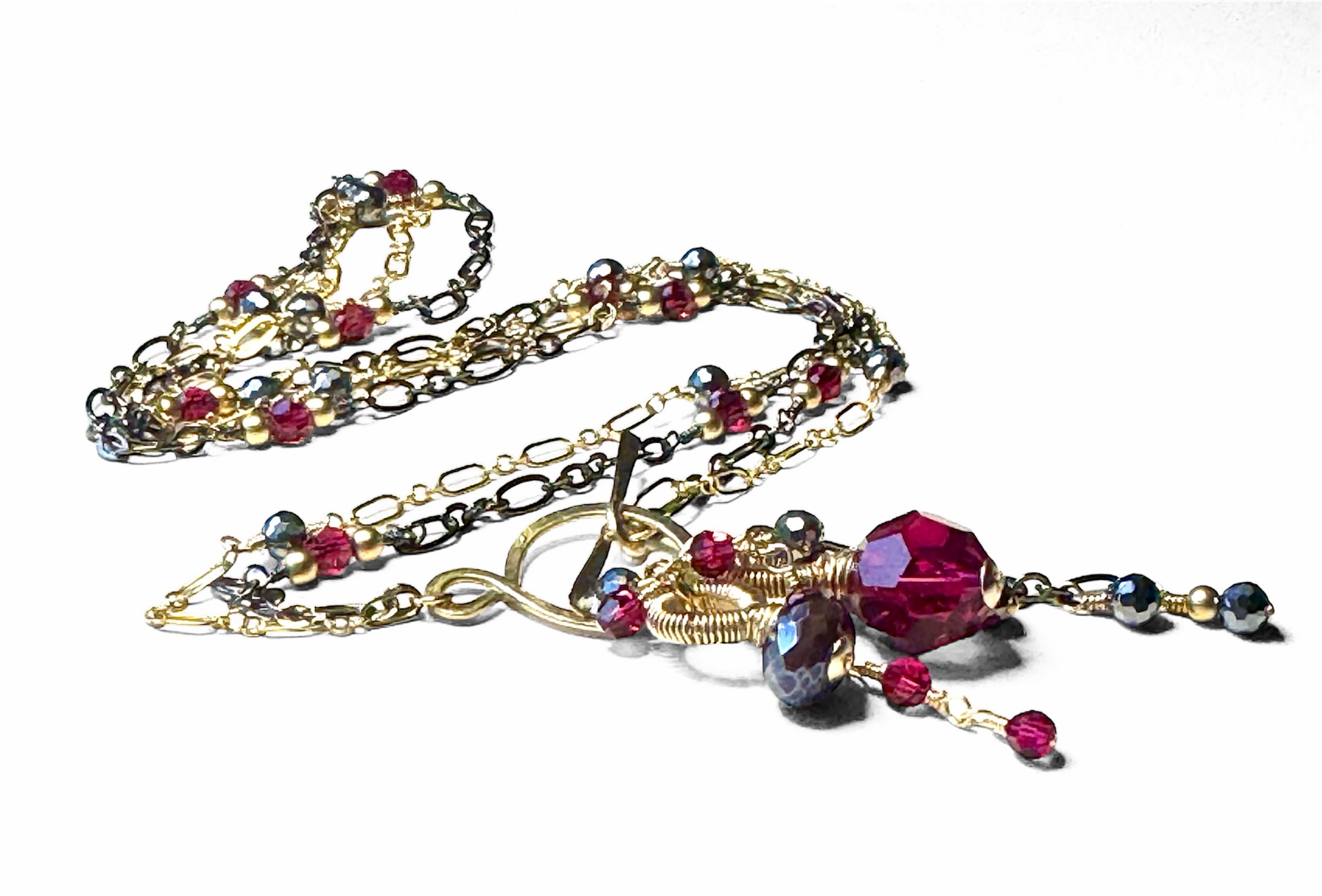 Crystal necklace with double chain and toggle clasp. 