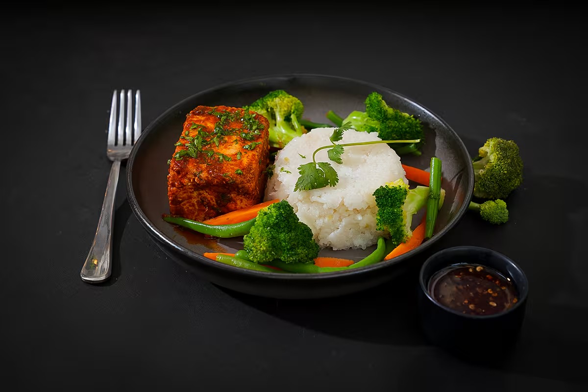 Grilled Tofu with Steamed Rice and Vegetables