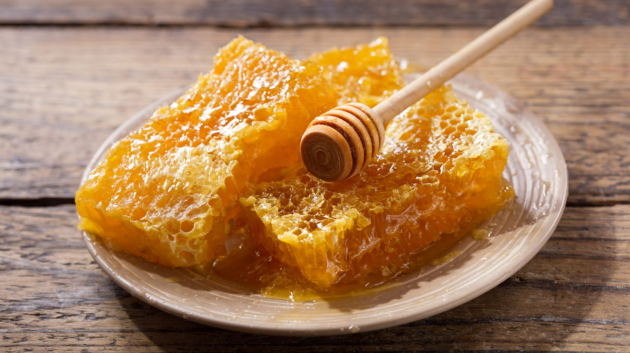 Natural British Honey with Honeycomb  500g