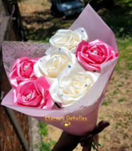 Ramo de rosas de tela