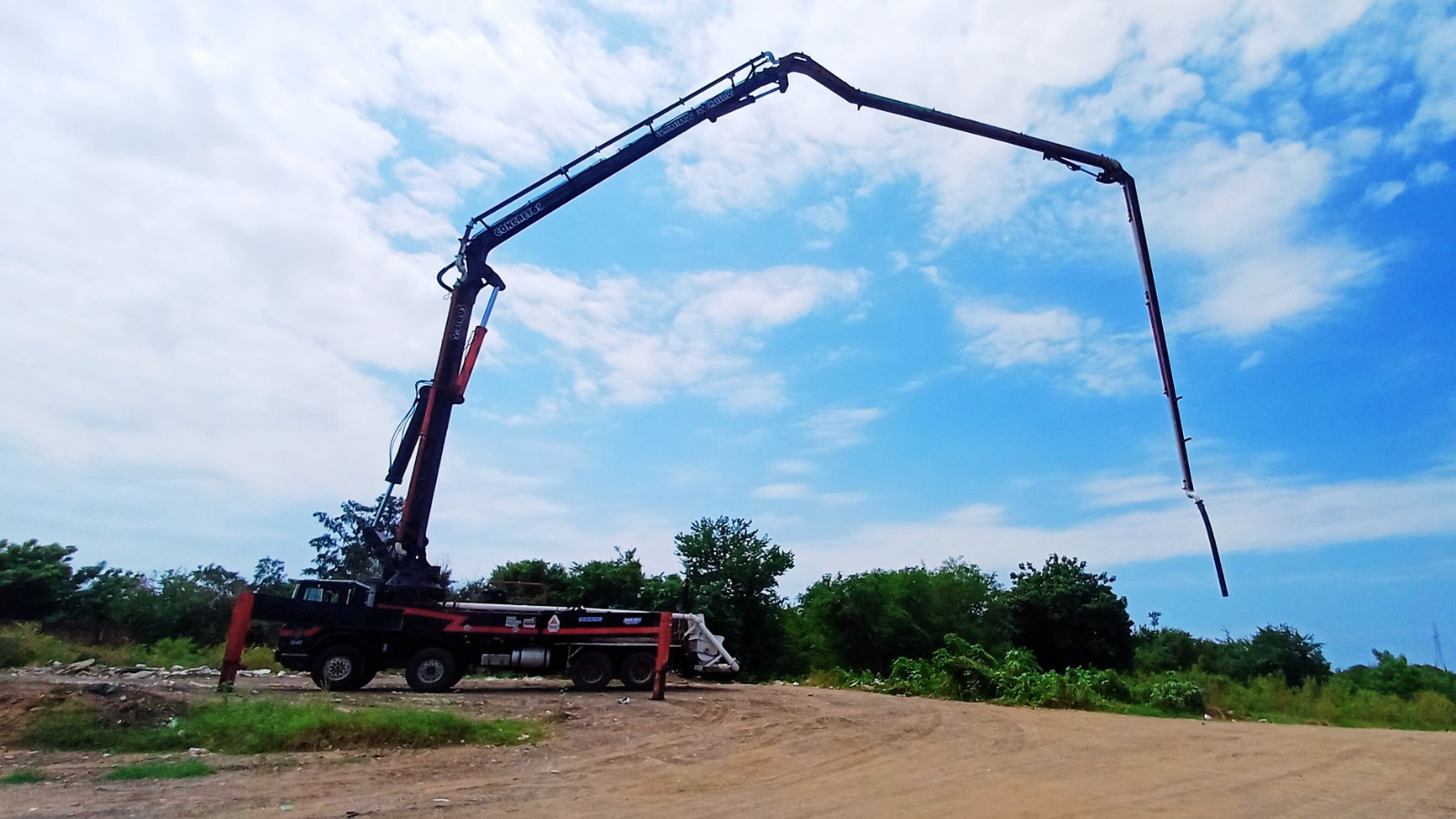 Bomba Pluma 47mts Cummins