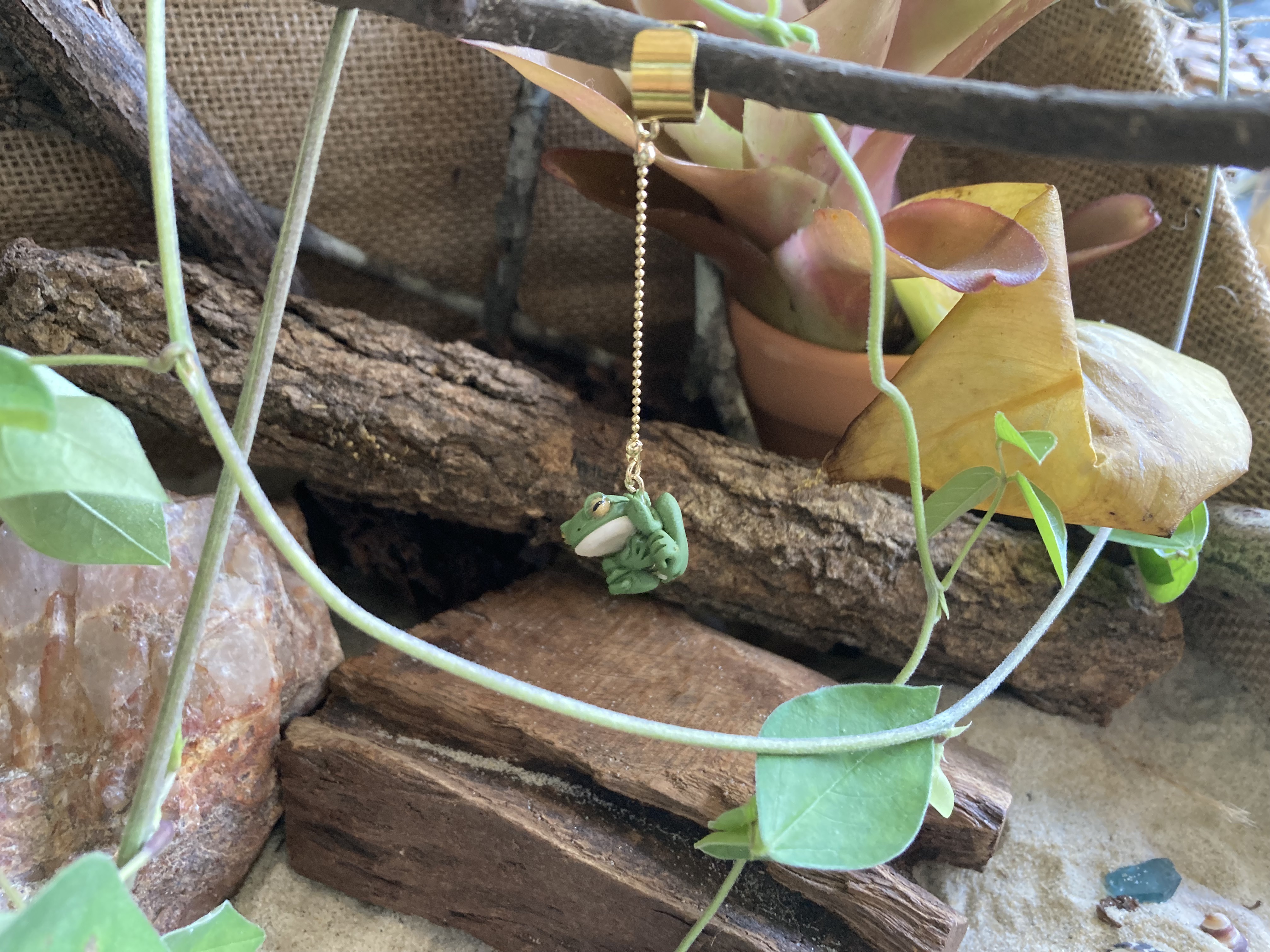 Frog Dangle Ear Cuff