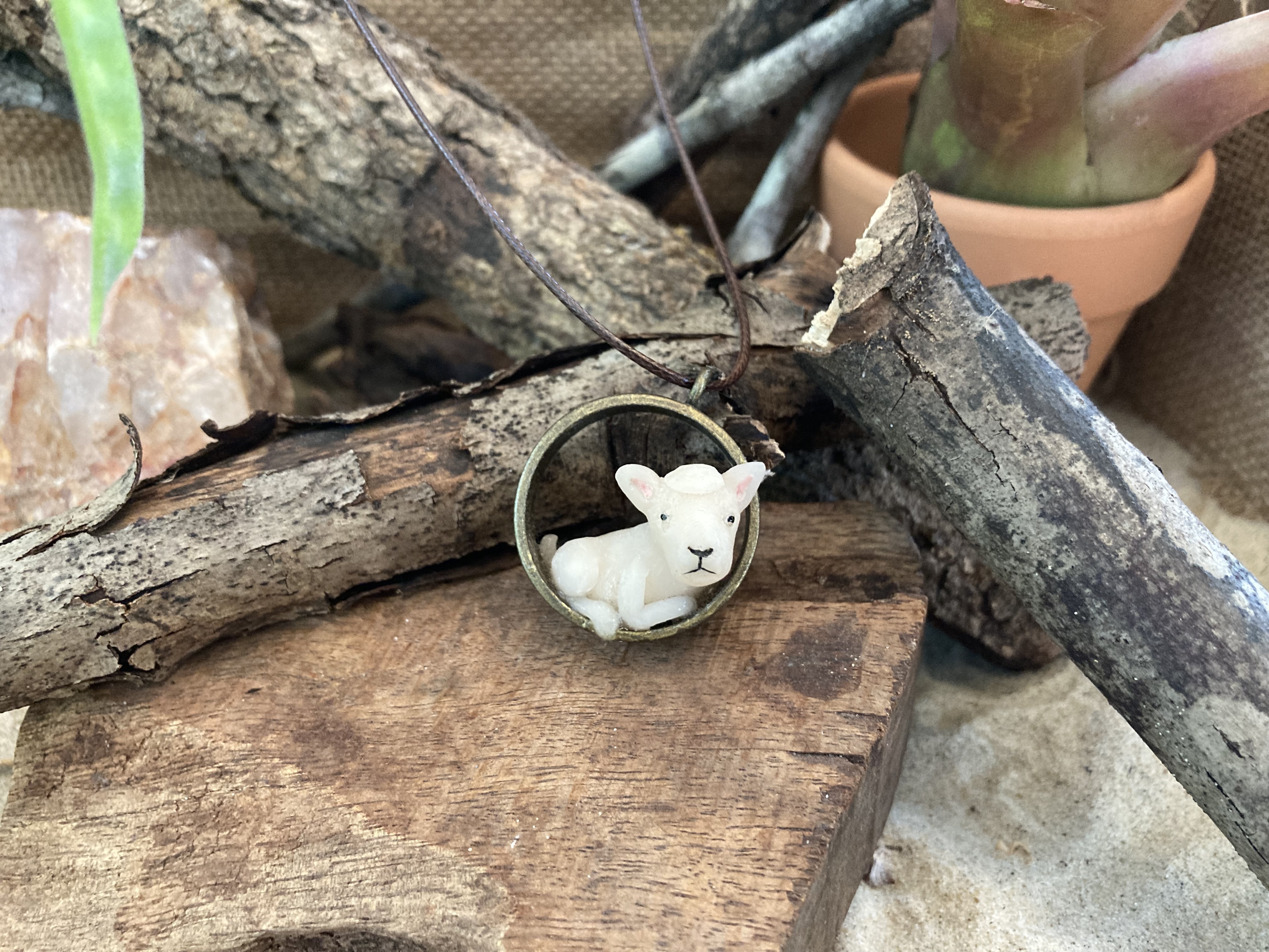 Hipi Pendant Necklace