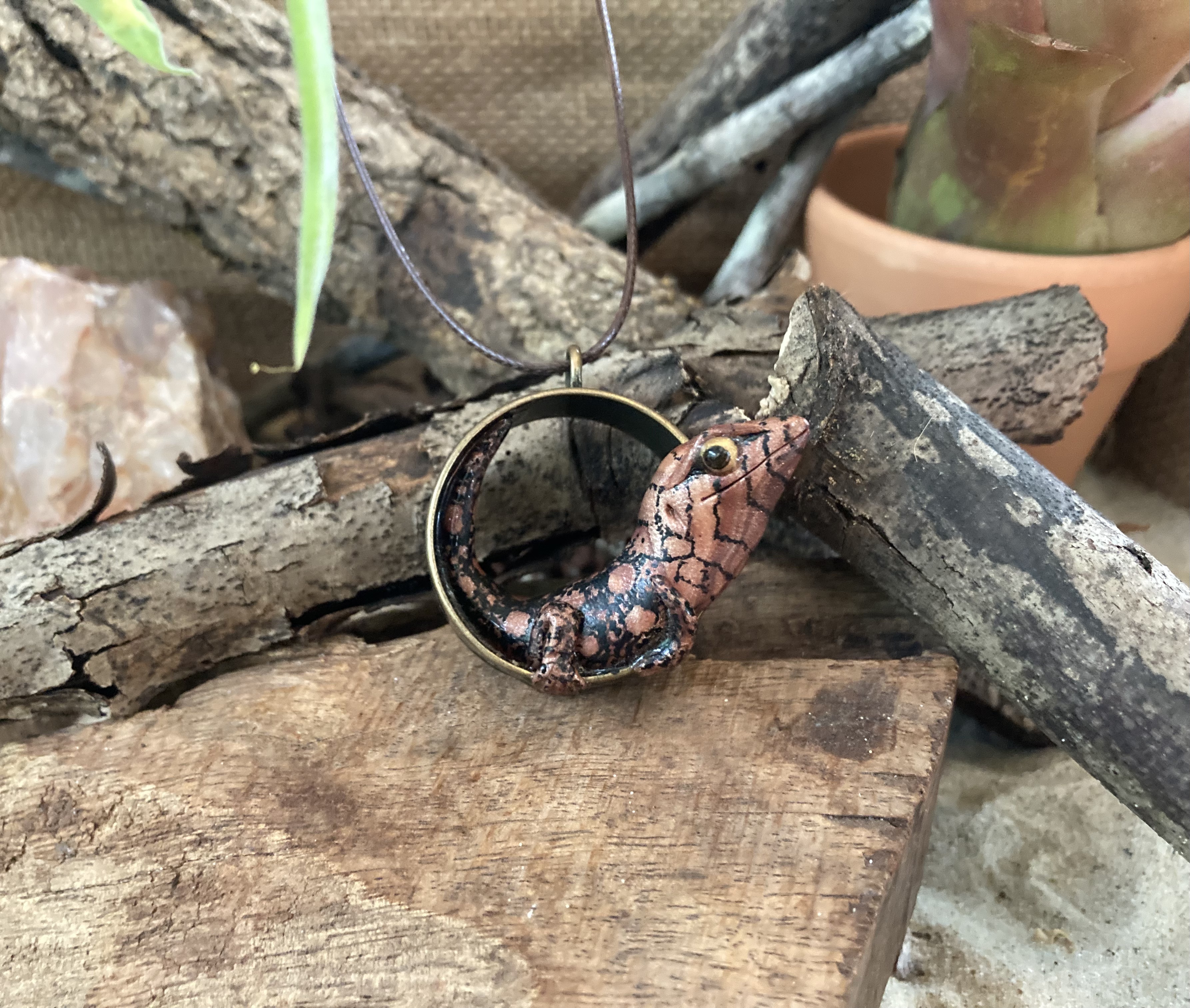 Perenti Pendant Necklace