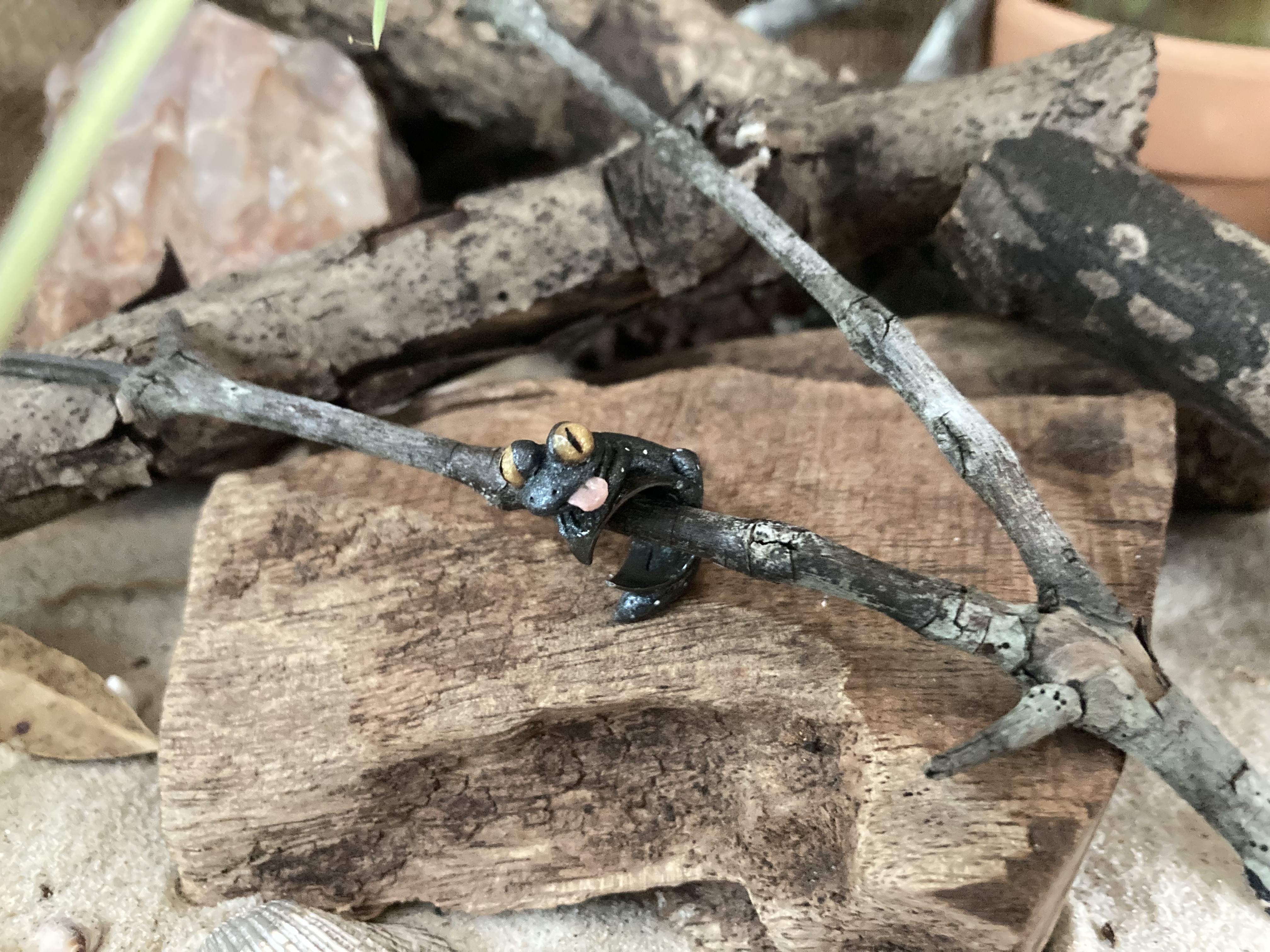 Jeweled Gecko Ear Cuff