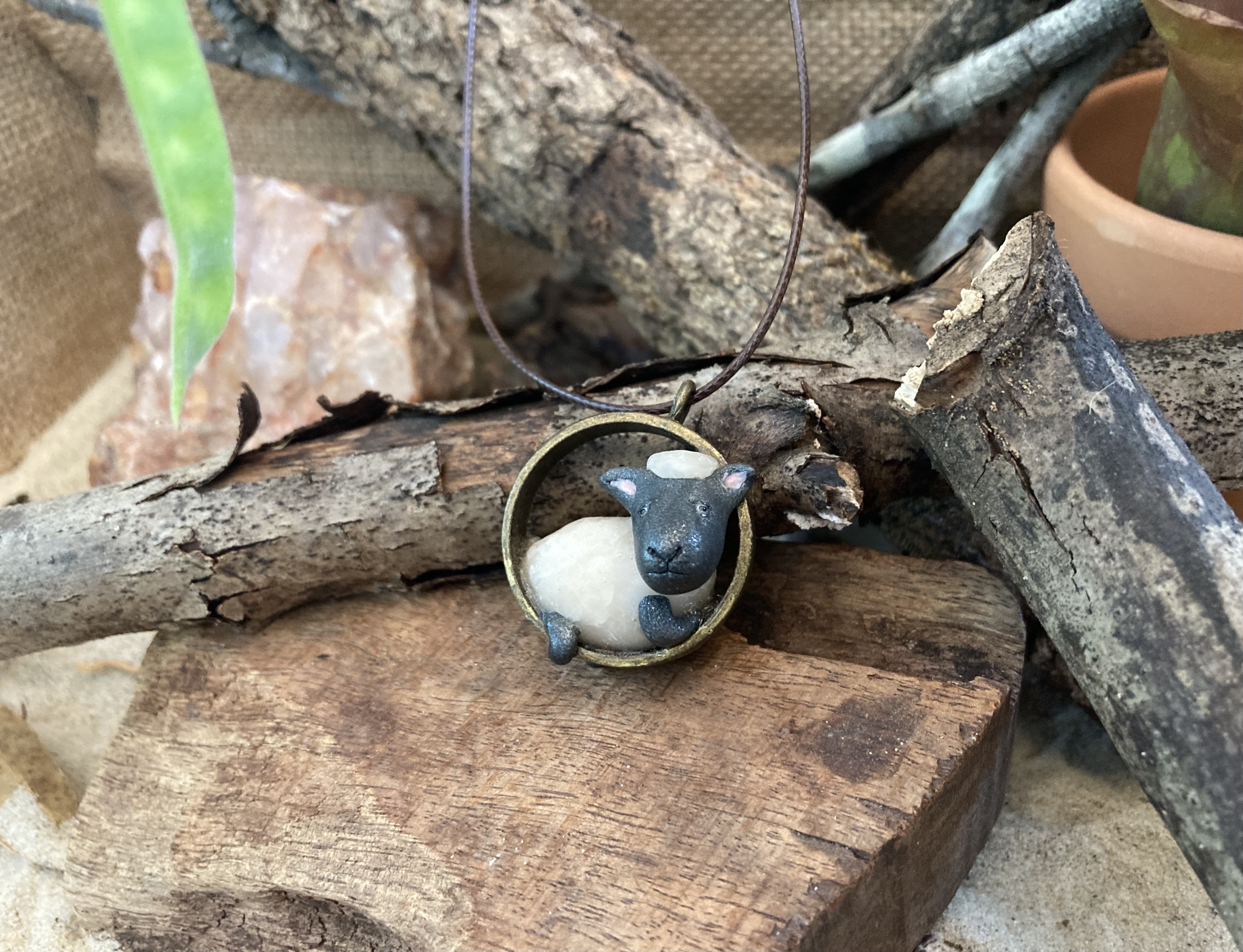 Hipi Pendant Necklace