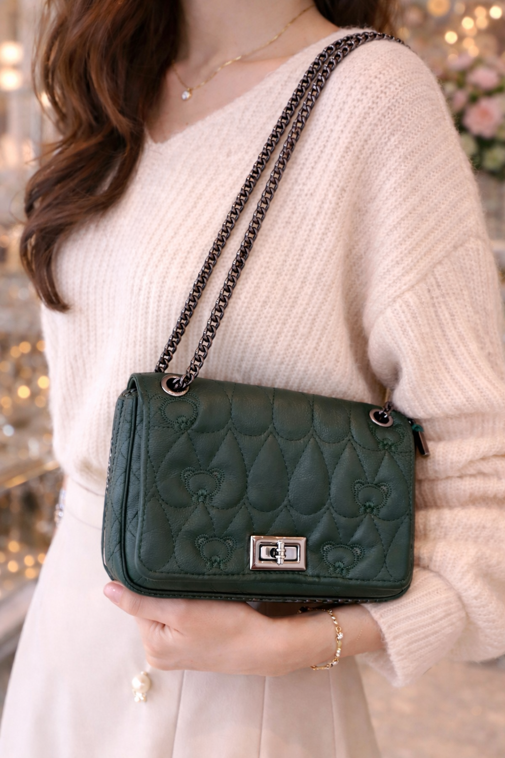 Sac à main vert en cuir synthétique 