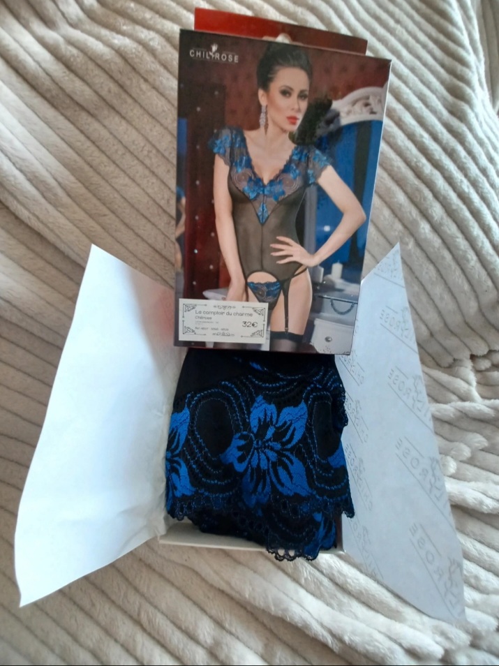 Guêpière lingerie noir et bleu plusieurs tailles disponibles 