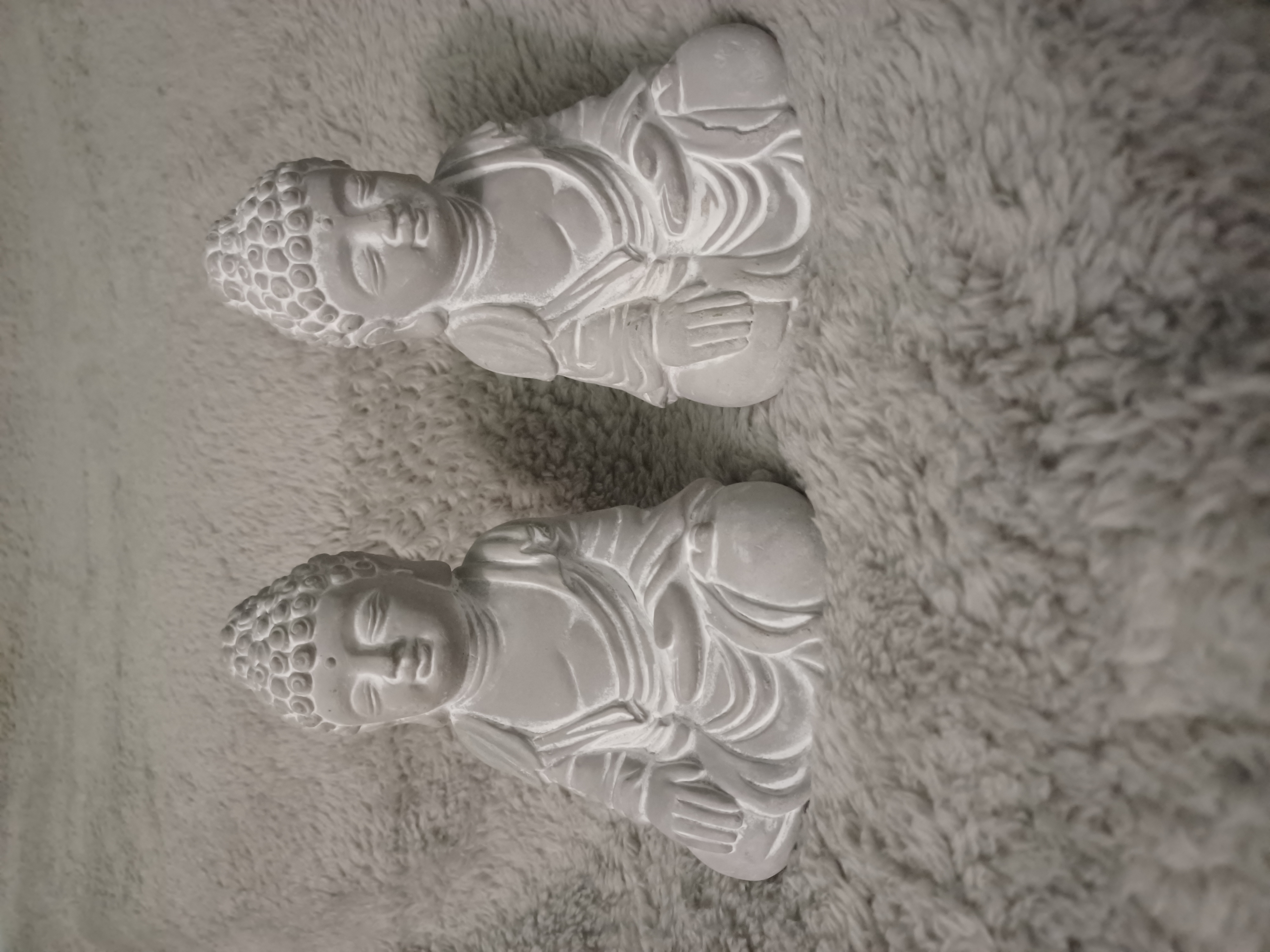 lot de deux Statues Bouddha en plâtre 