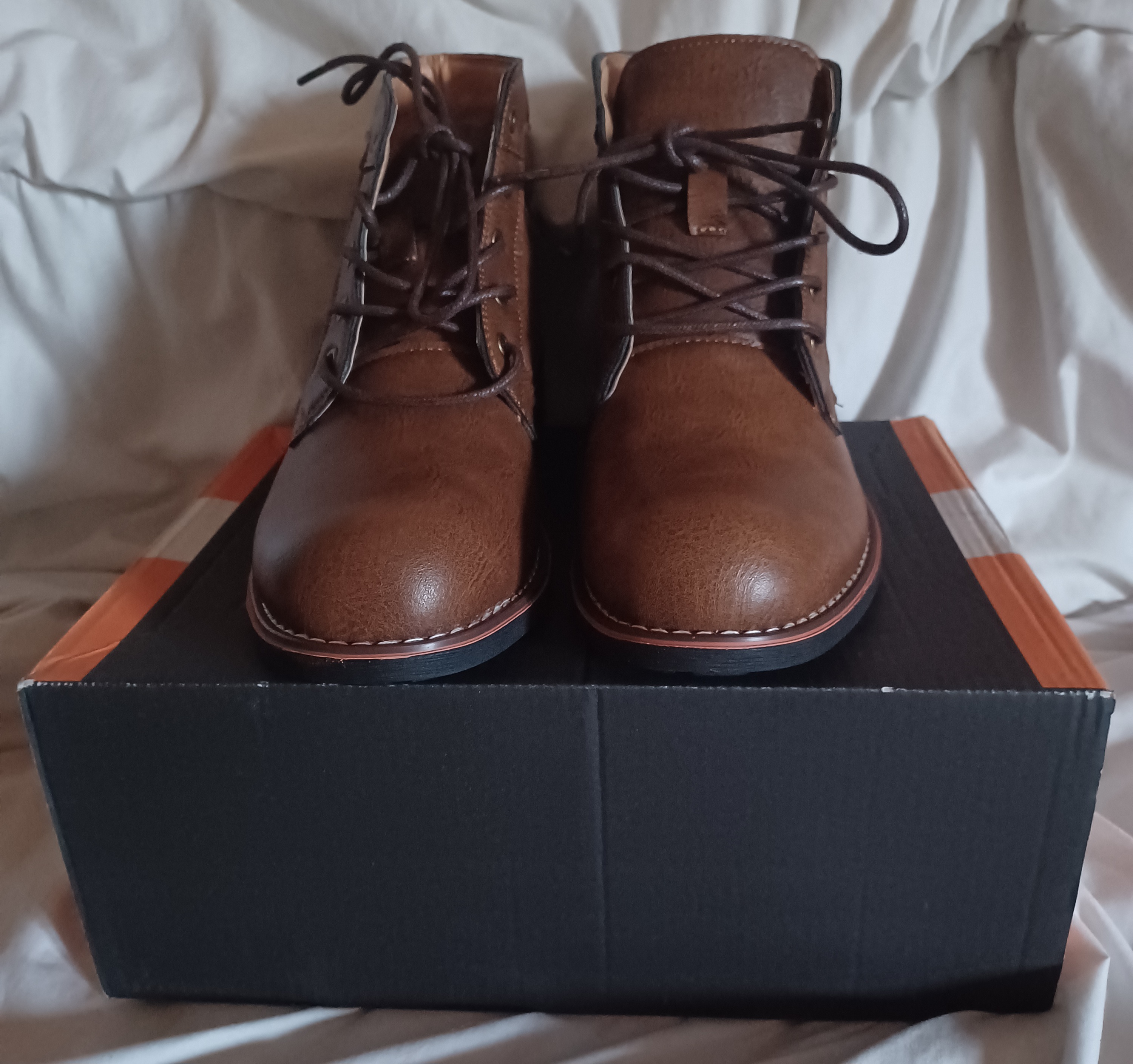 Bottines en cuir synthétique marron taille 39