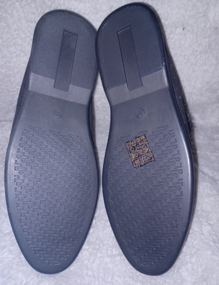 Mocassins en daim noir taille 39