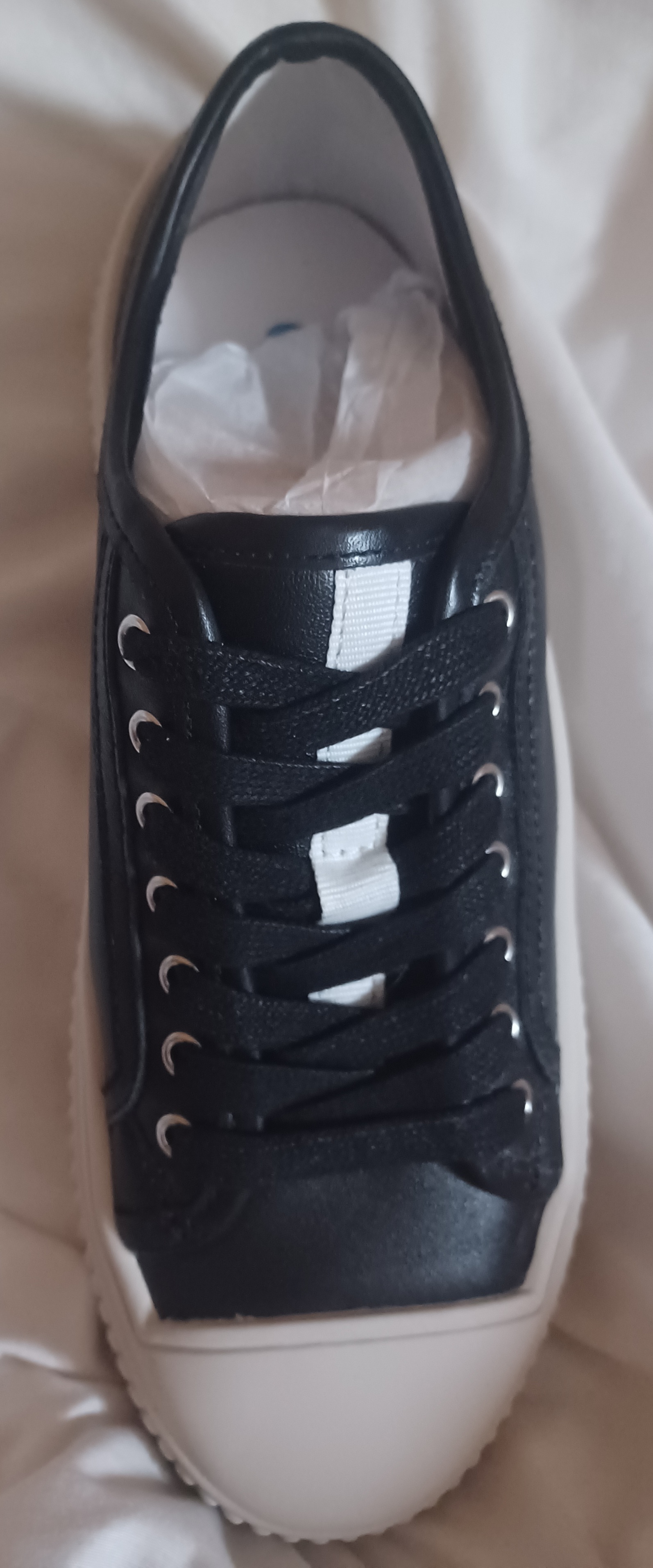 Baskets en cuir noir taille 36